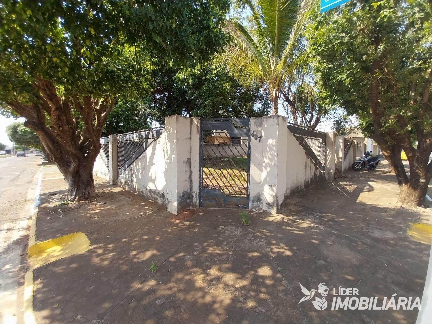 CASA A VENDA EM ÓTIMA LOCALIZAÇÃO, BAIRRO BANDEIRANTES, LUCAS ...