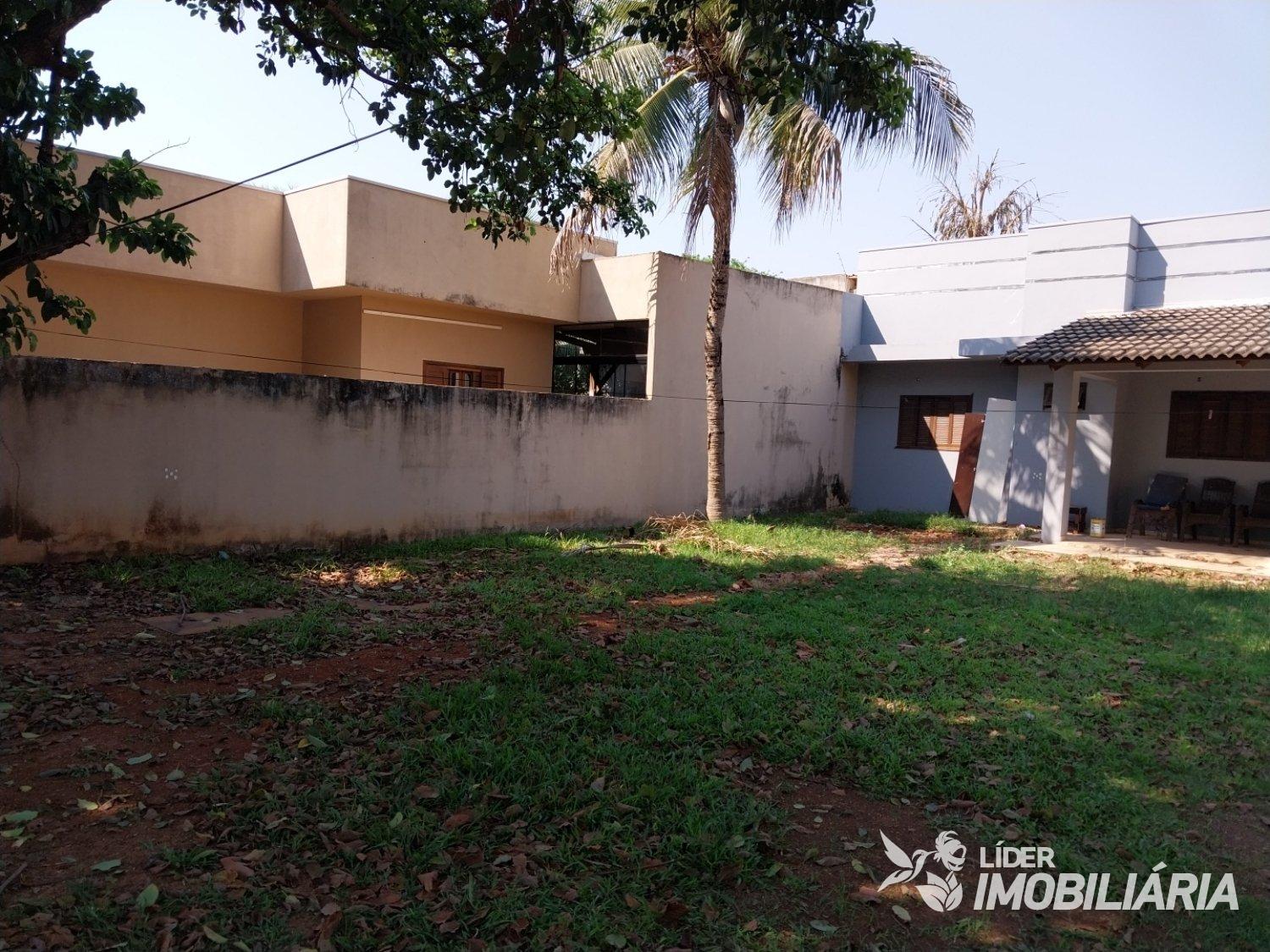 CASA A VENDA EM ÓTIMA LOCALIZAÇÃO, BAIRRO BANDEIRANTES, LUCAS ...