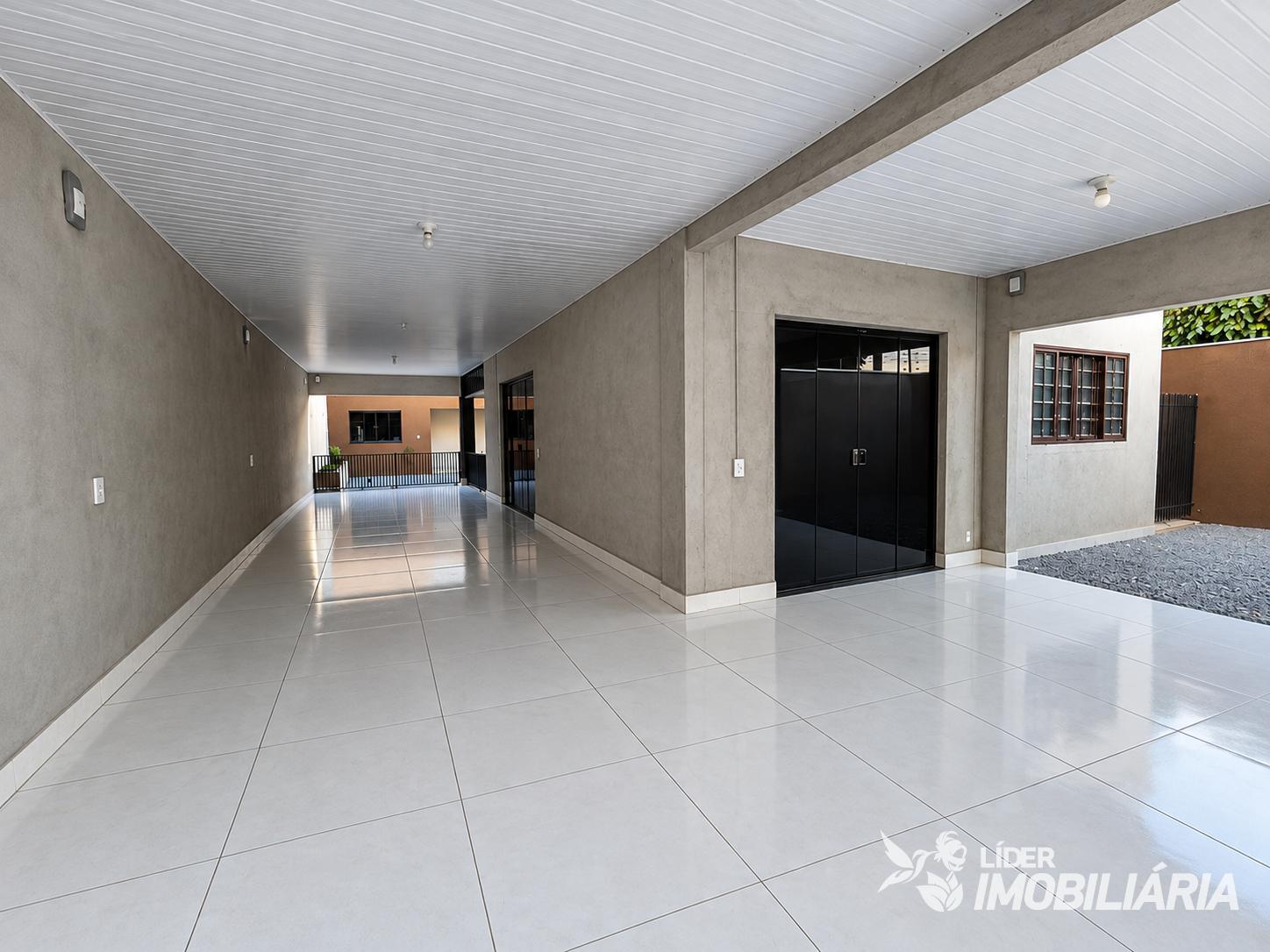 Casa com ampla área de lazer à venda no Jardim Imperial