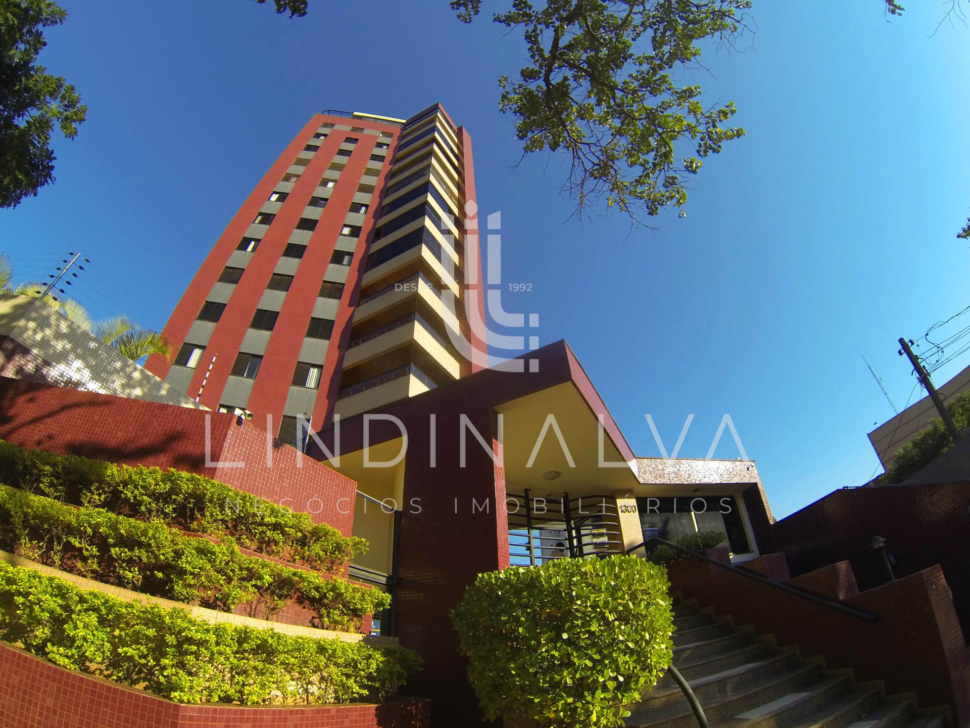 Apartamento alto padrão no Ed. Athenas com 4 dormitórios e 2 v...