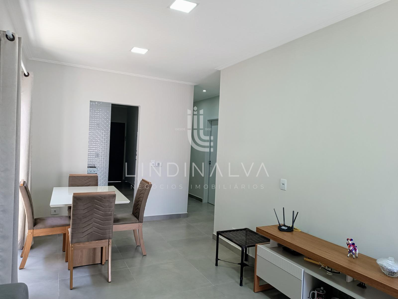 Casa à venda, com 2 quartos e 1 suíte no Loteamento Írio Holle...