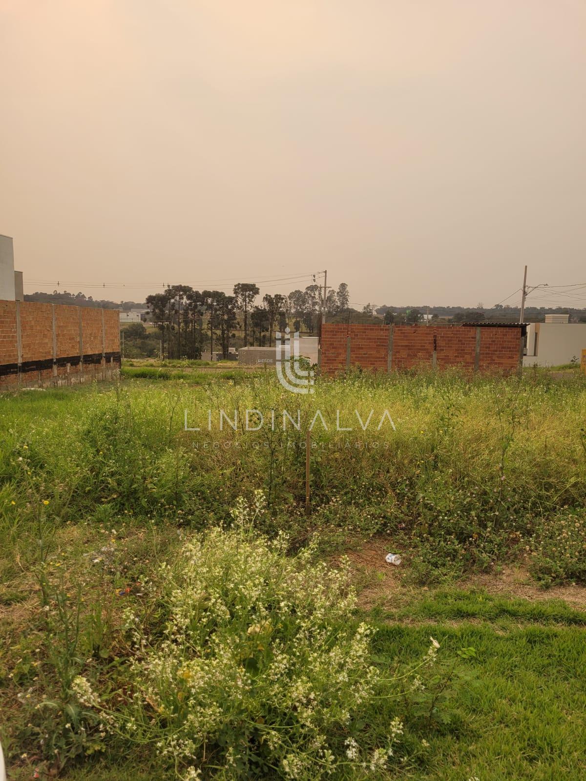 Terreno no Irio Holler, com 250 m2 - região leste de Foz do Ig...