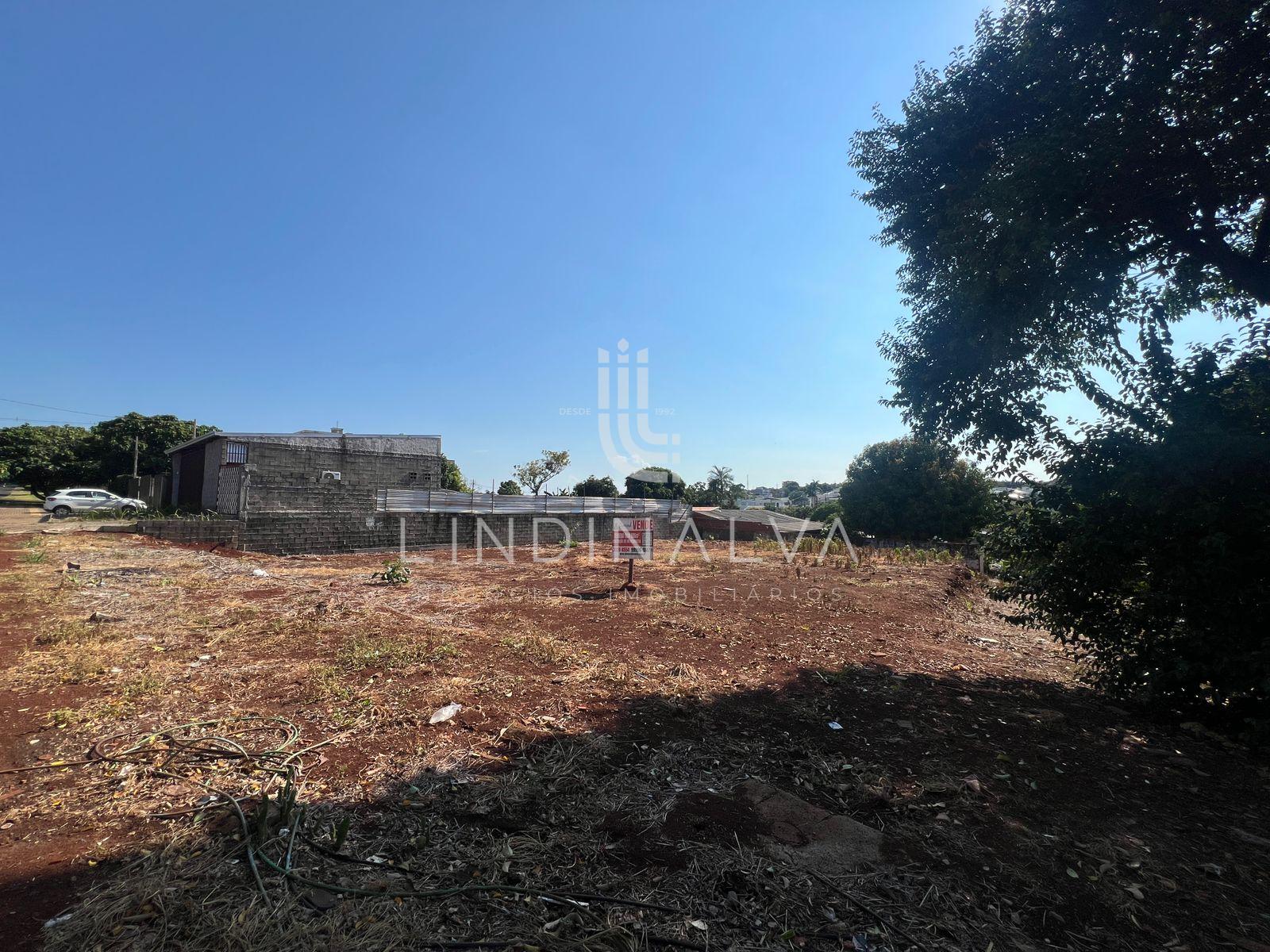 Terreno de esquina na Vila Maracanã, com 595 m2