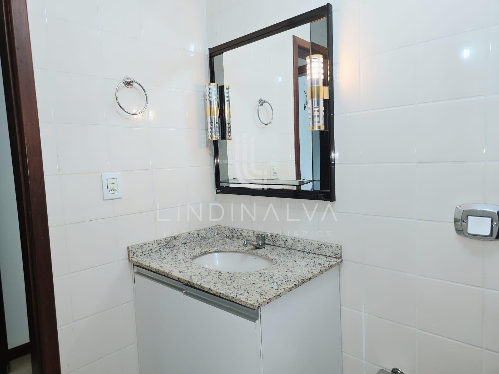 Sobrado semi mobiliado com 4 dormitórios no Jardim Lancaster