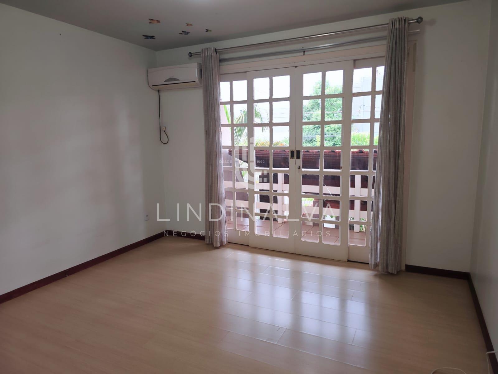 Sobrado semi mobiliado com 4 dormitórios no Jardim Lancaster