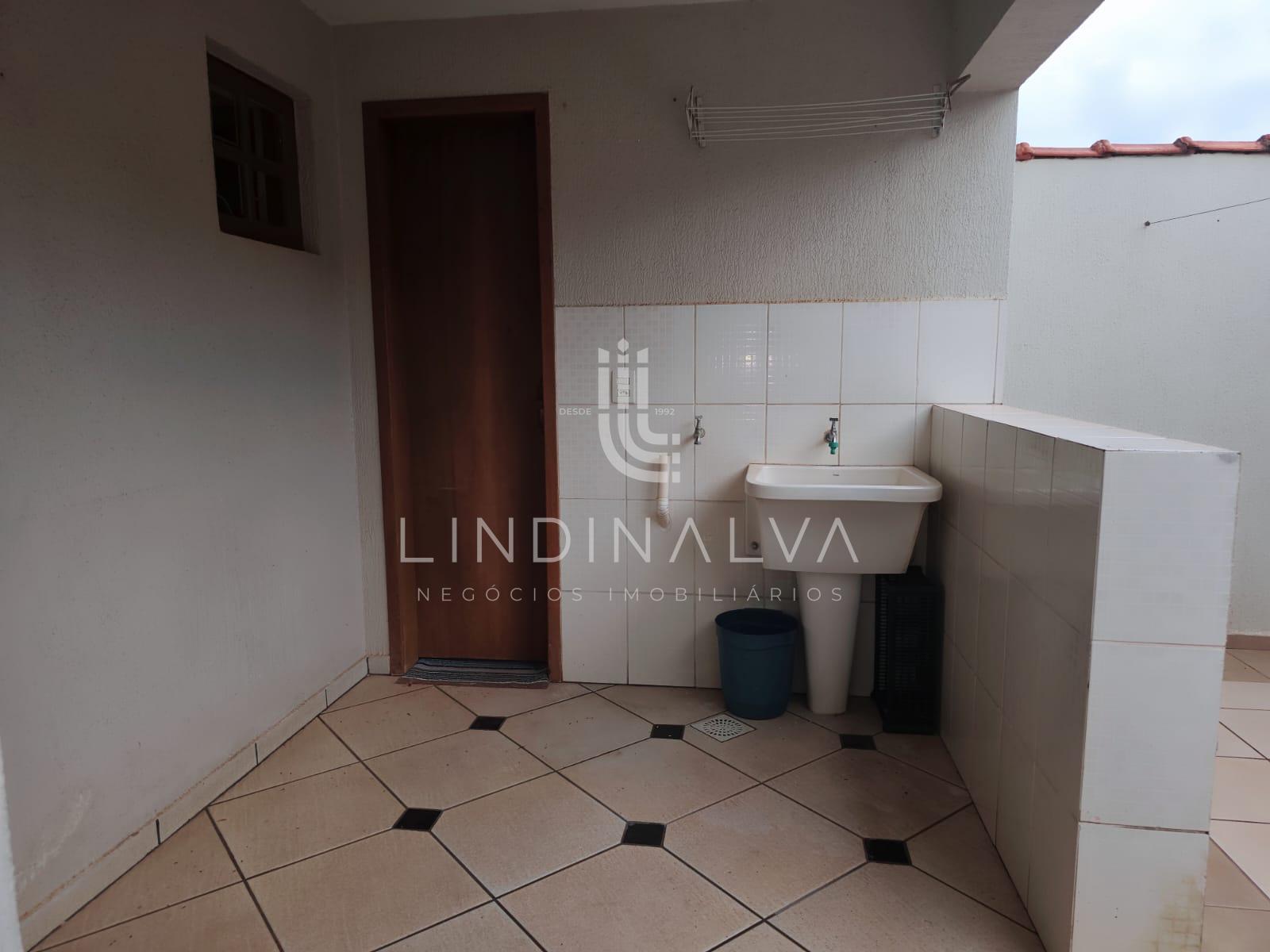 Sobrado semi mobiliado com 4 dormitórios no Jardim Lancaster