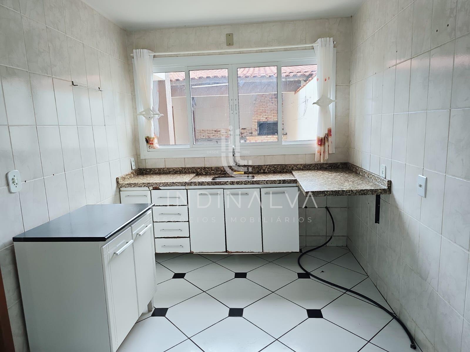 Sobrado semi mobiliado com 4 dormitórios no Jardim Lancaster