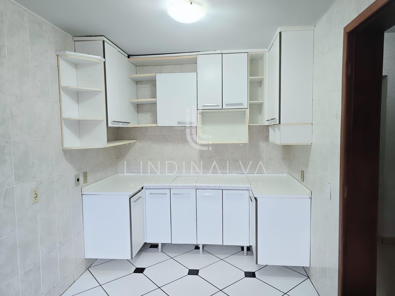 Sobrado semi mobiliado com 4 dormitórios no Jardim Lancaster
