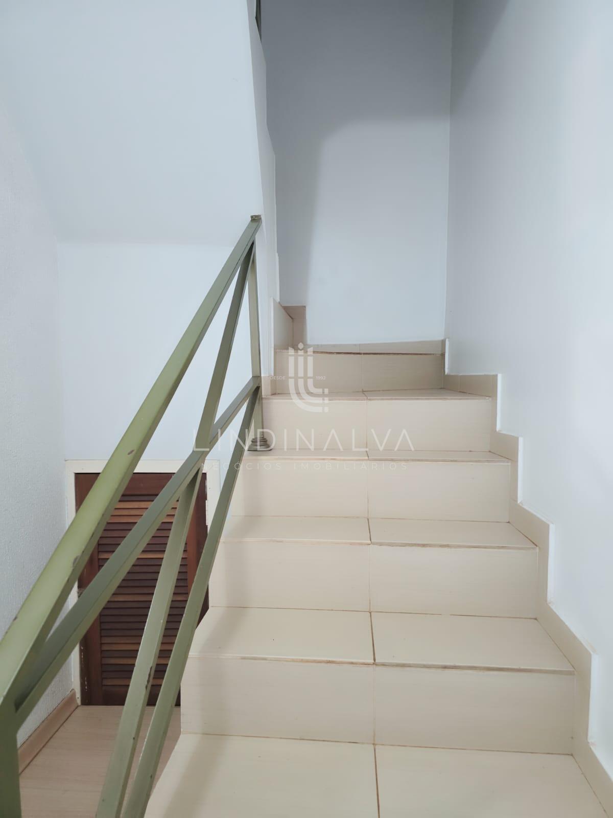 Sobrado semi mobiliado com 4 dormitórios no Jardim Lancaster