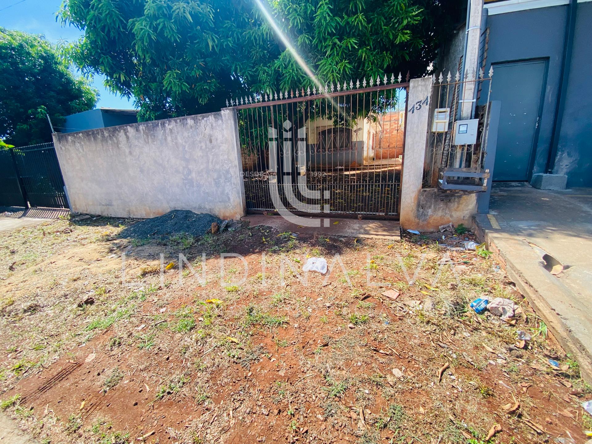 Casa com 2 quartos e amplo quintal no Jardim Evangélico, próxi...