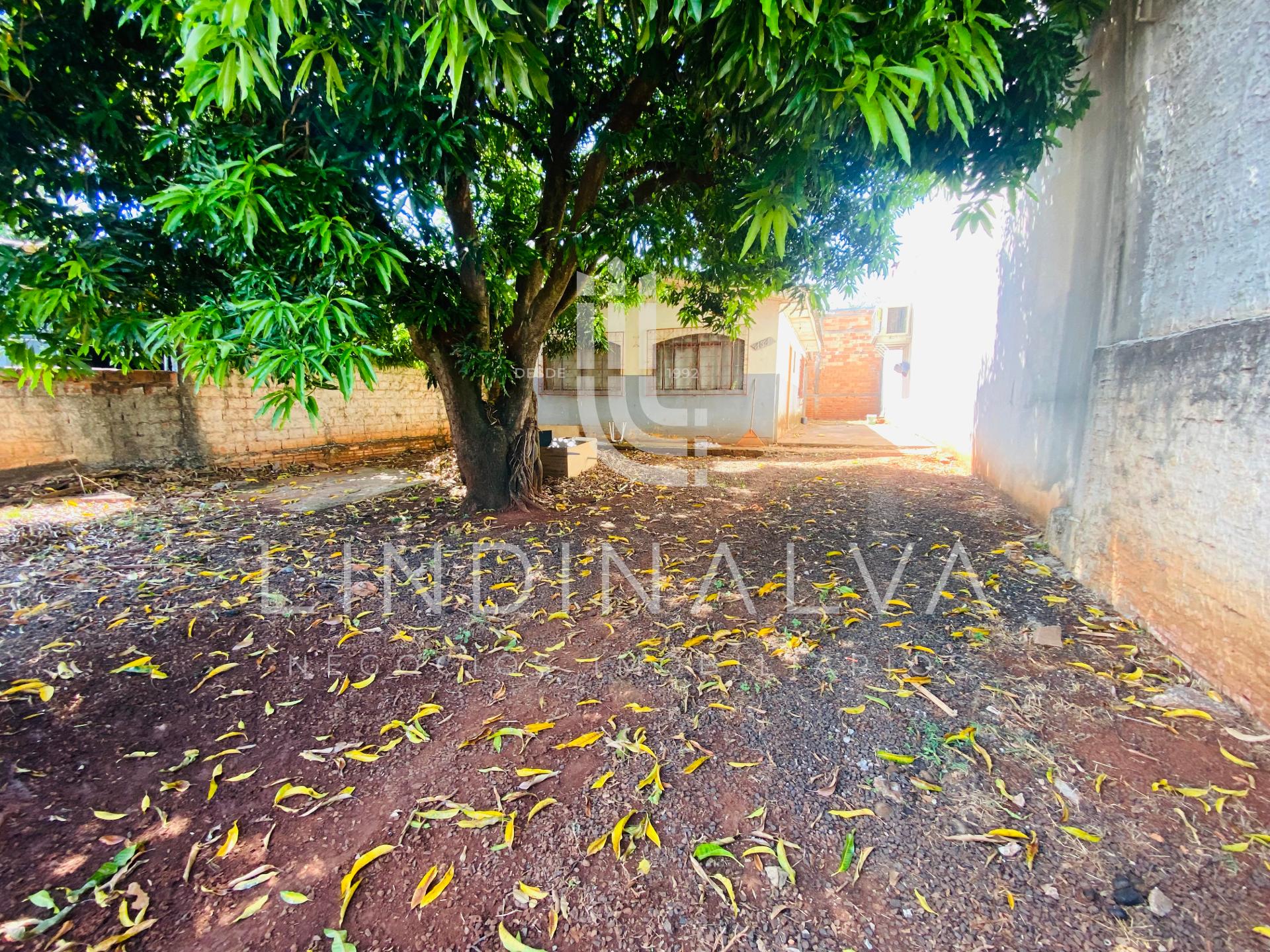 Casa com 2 quartos e amplo quintal no Jardim Evangélico, próxi...