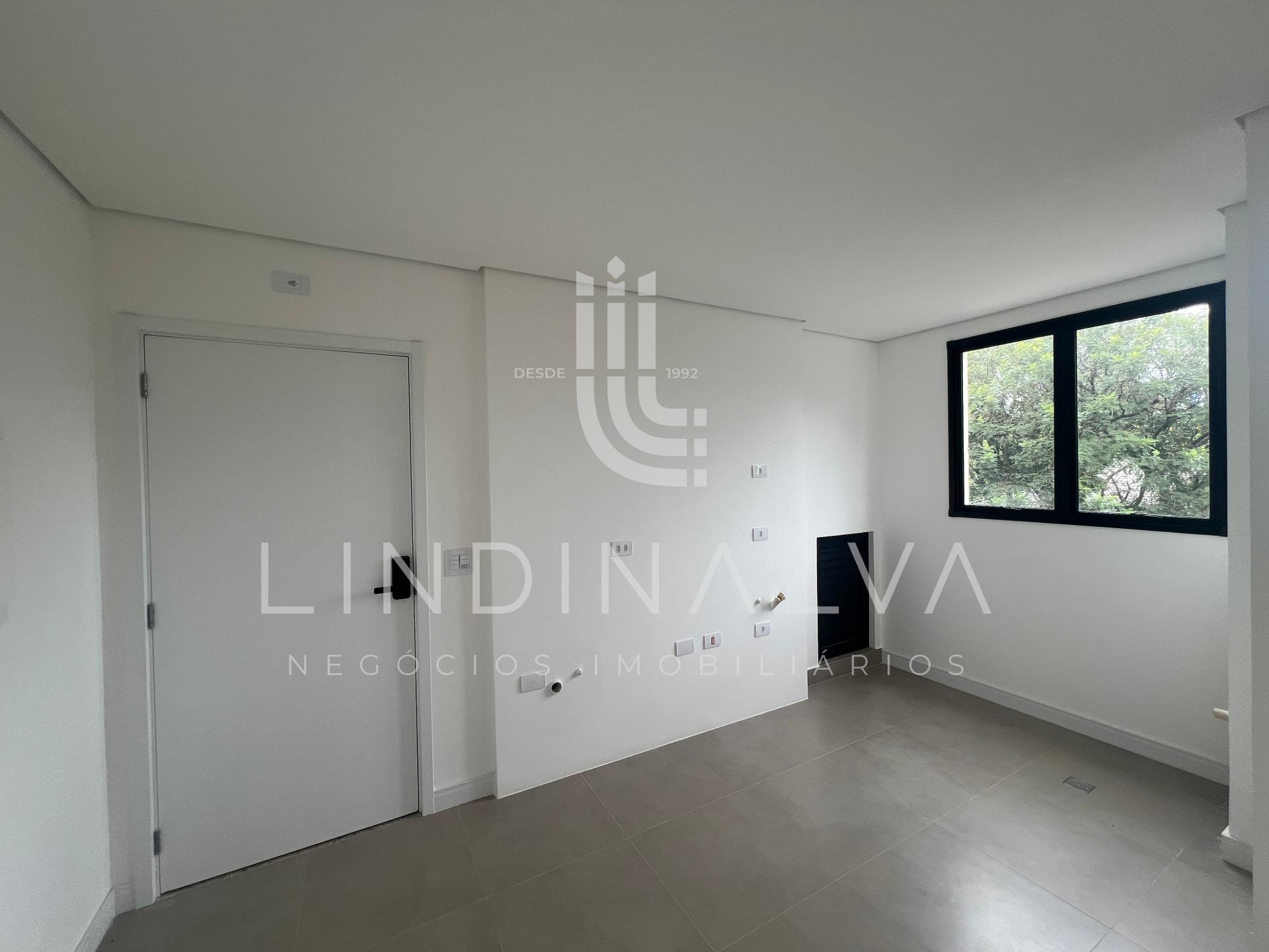 Apartamento no Villa Fomm, com suíte e sacada com churrasqueira
