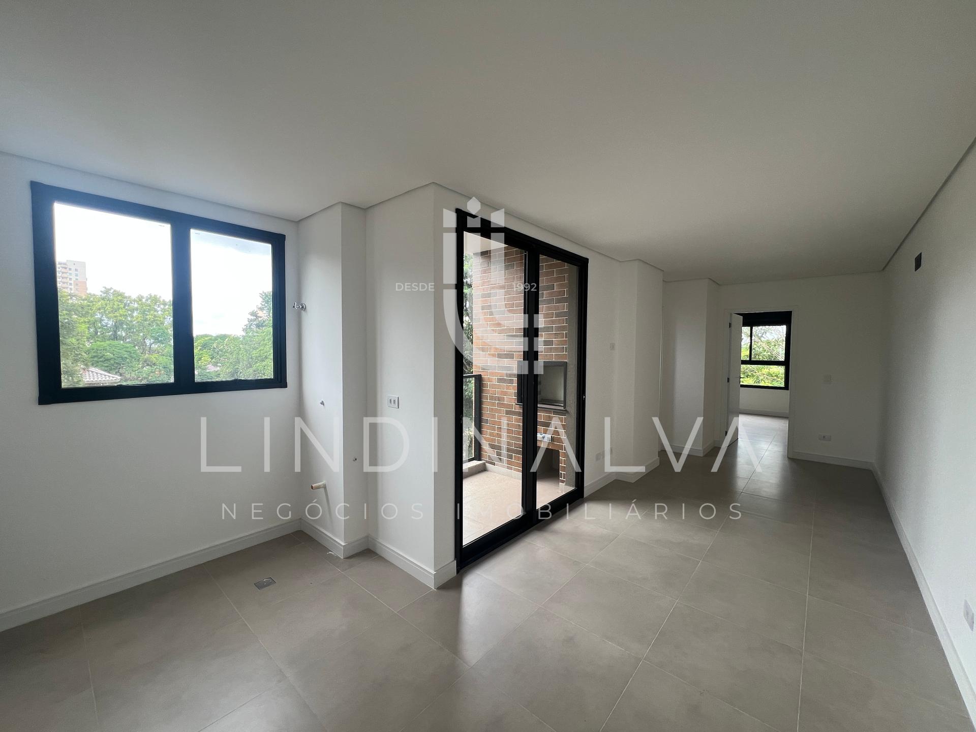 Apartamento no Villa Fomm, com suíte e sacada com churrasqueira