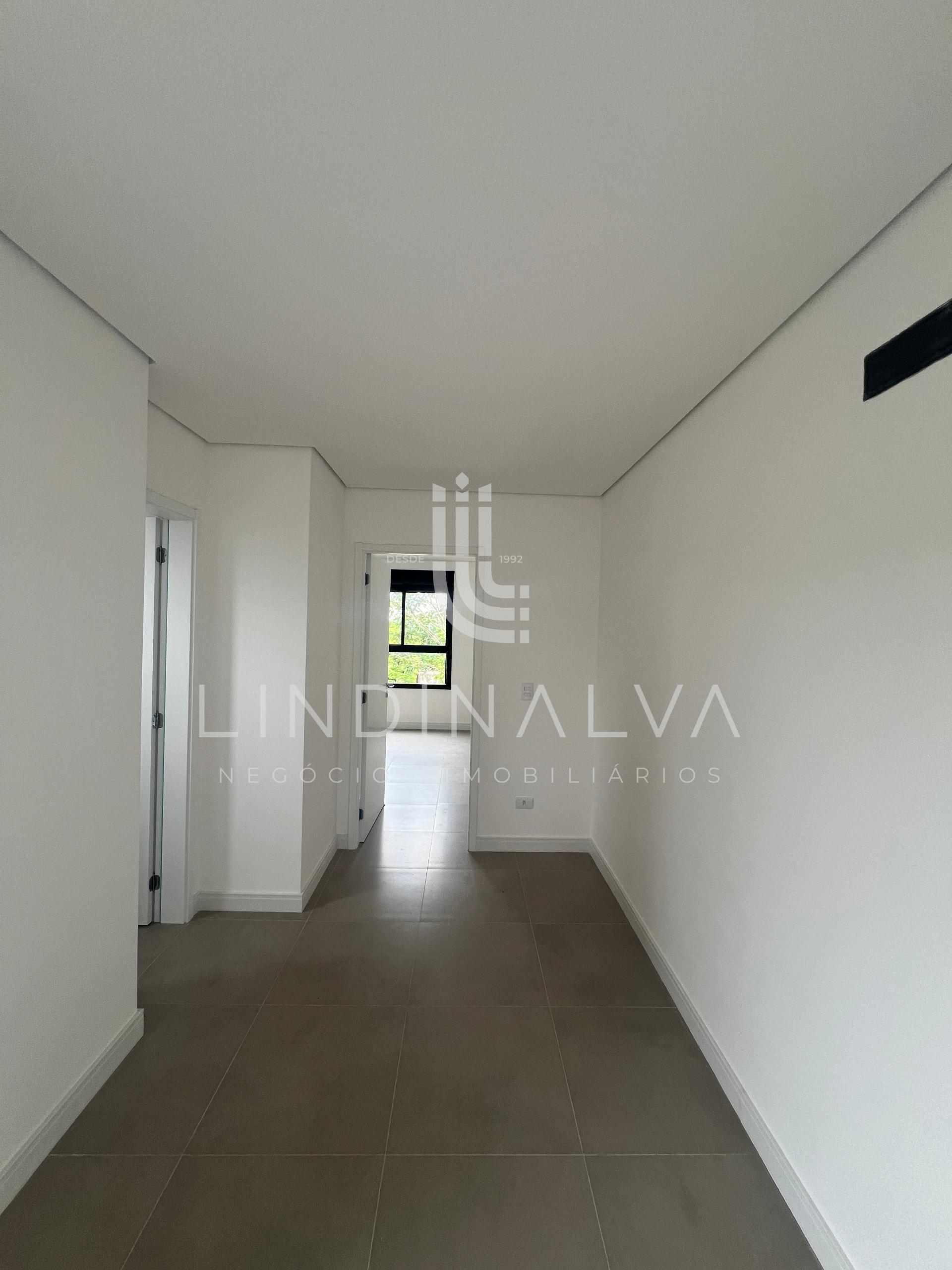 Apartamento no Villa Fomm, com suíte e sacada com churrasqueira
