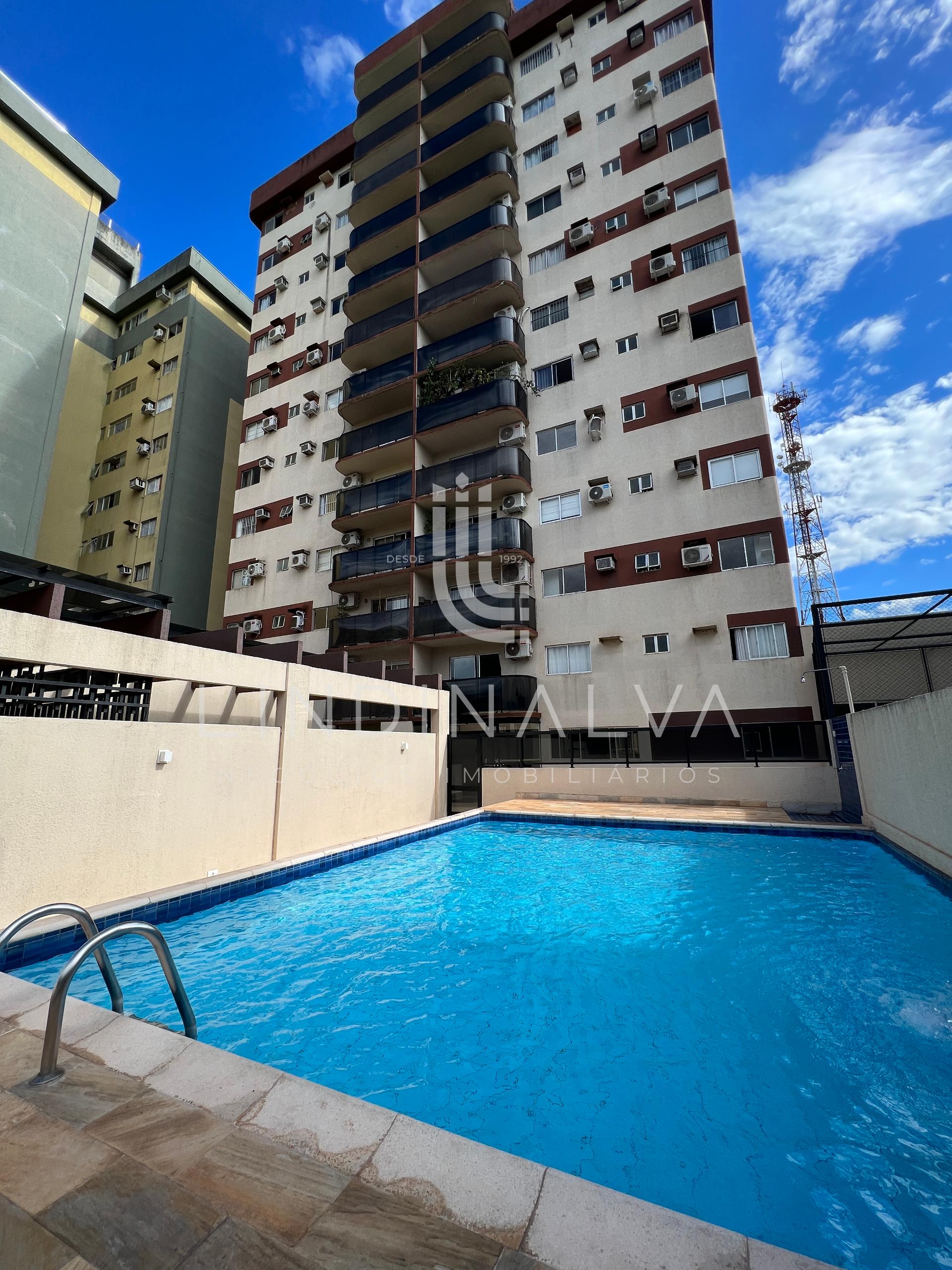 Apartamento com Suíte e 2 Quartos no Edifício Santa Cruz em Fo...
