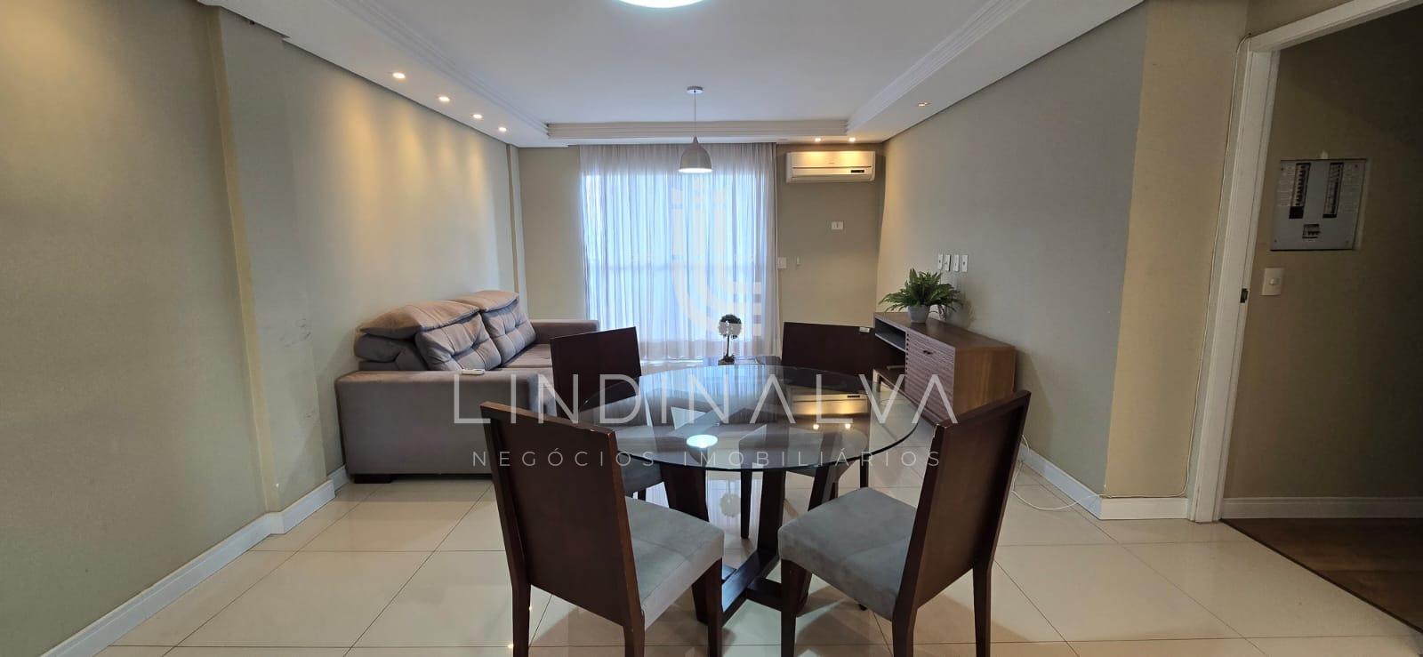 Apartamento com Suíte e 2 Quartos no Edifício Santa Cruz em Fo...