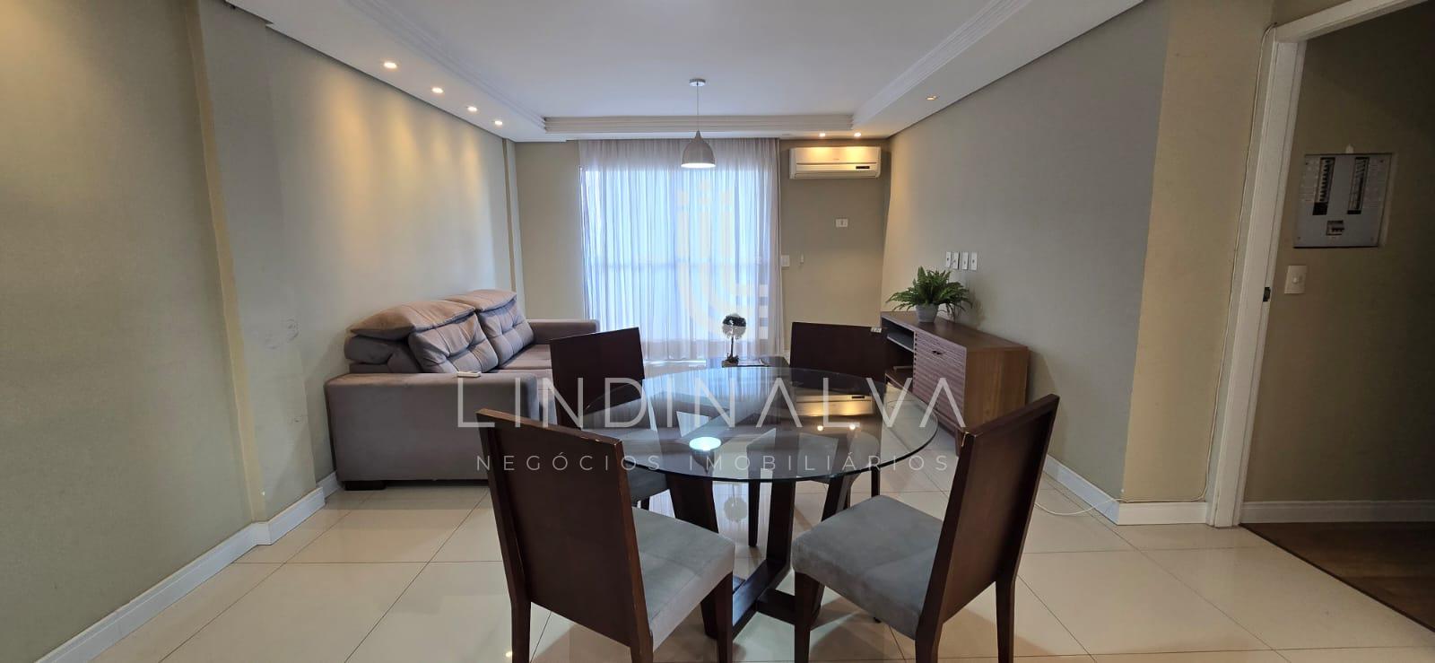 Apartamento com Suíte e 2 Quartos no Edifício Santa Cruz em Fo...