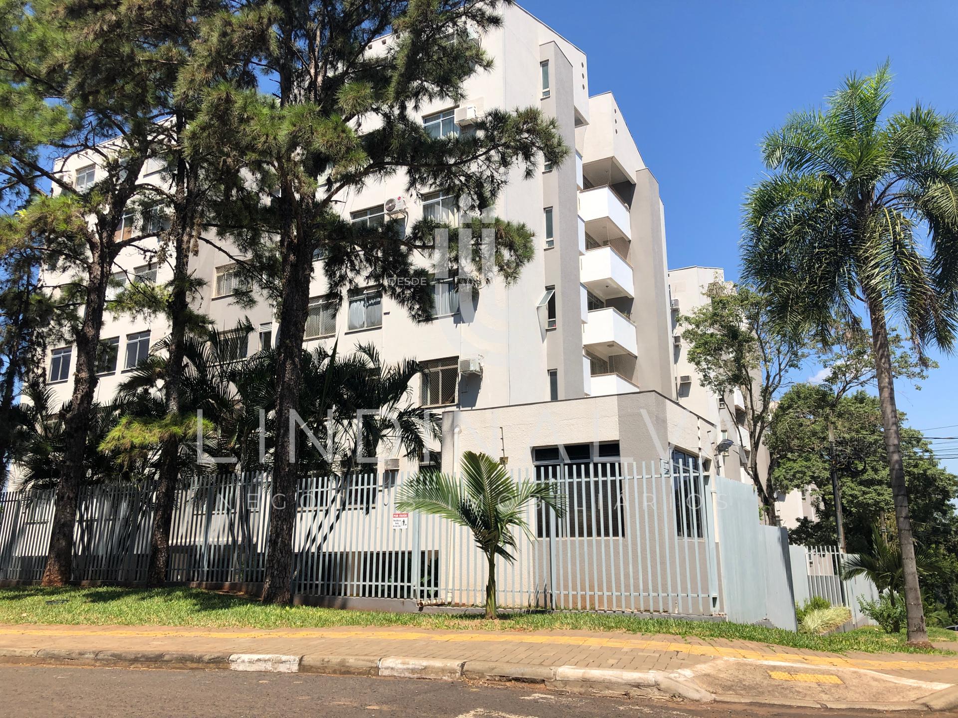 Apartamento no Mirafiori com suíte e 2 quartos - no Centro
