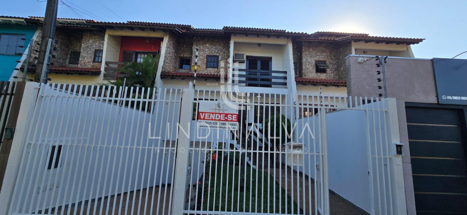 Sobrado com 3 pavimentos à venda no Jardim Eliza em Foz do Iguaçu