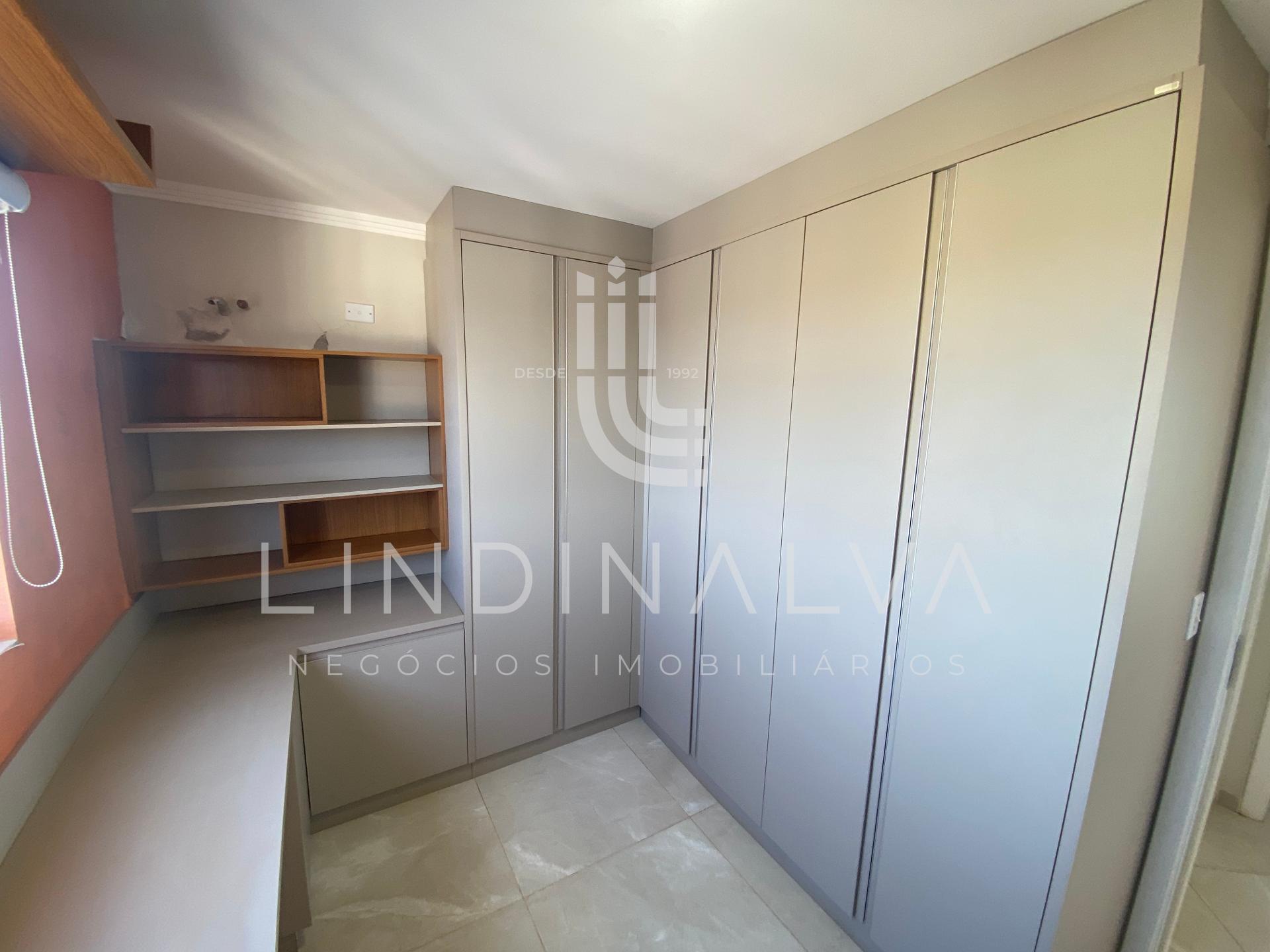 Apartamento mobiliado para locação com suíte e varanda no Jardim Lancaster