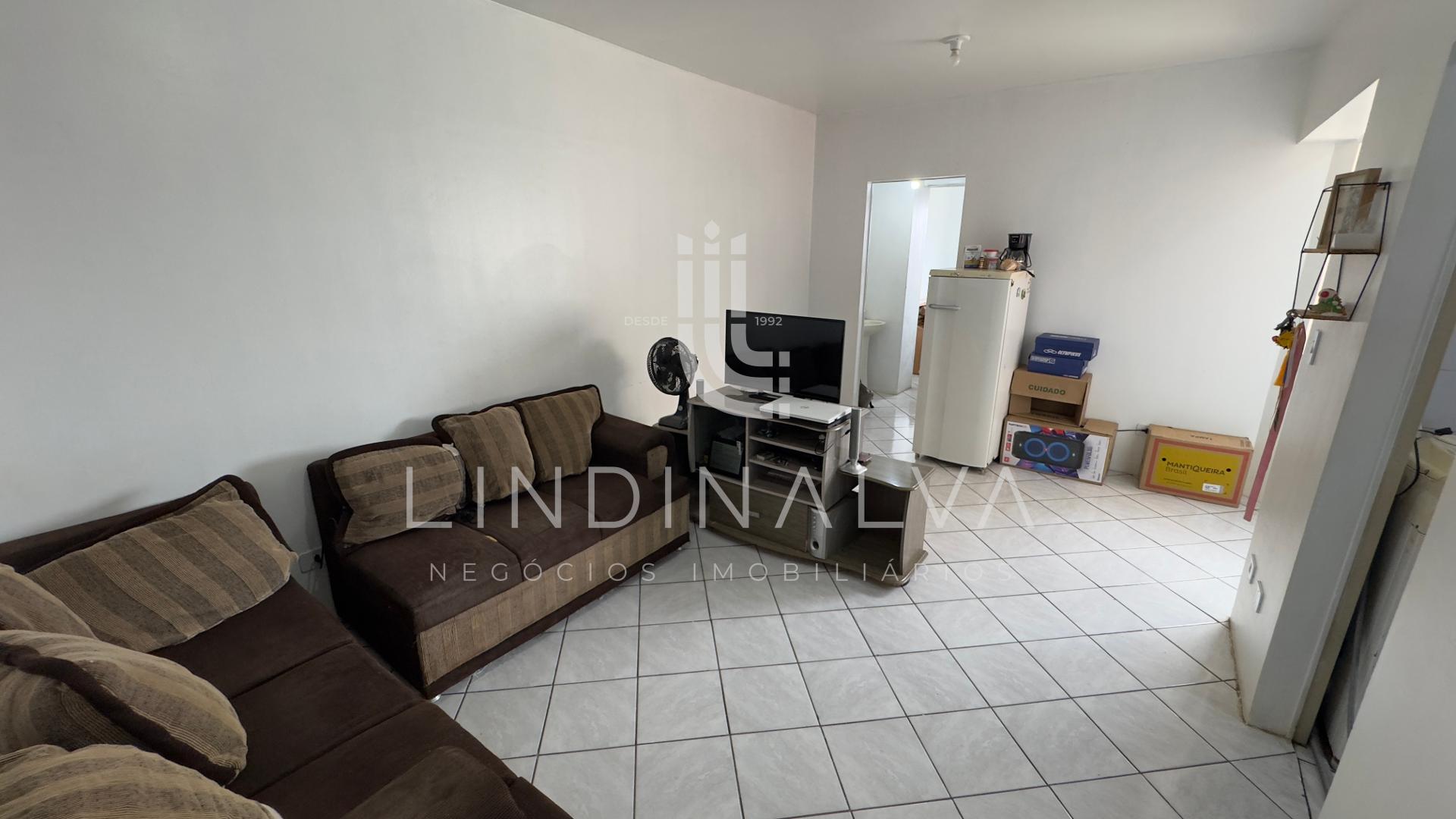 Apartamento no 14  andar do Edifício Grand Prix - no Centro.