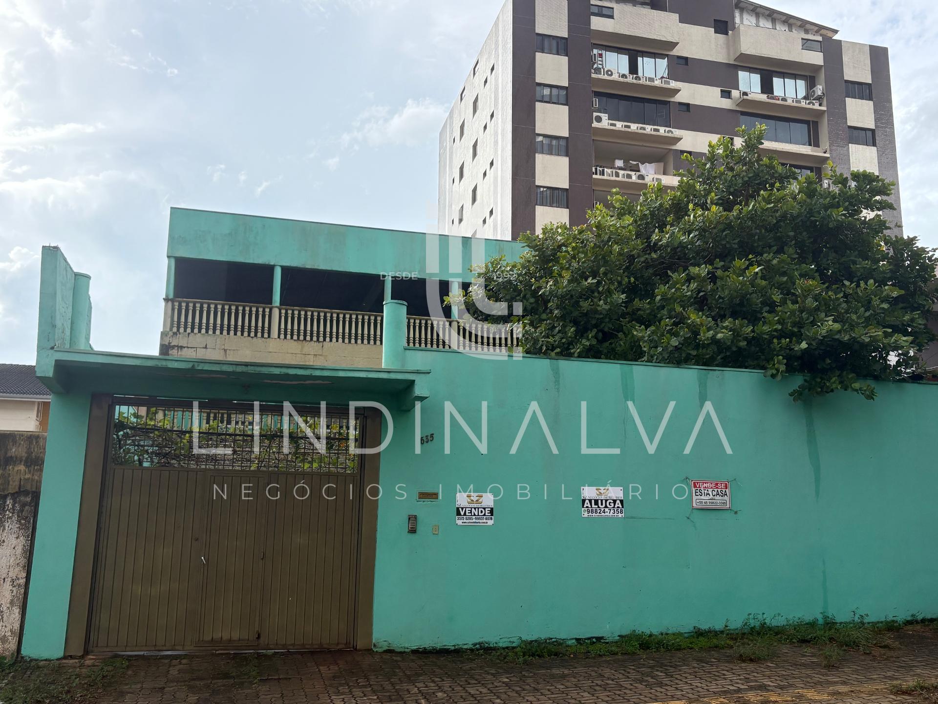 Sobrado à venda com 3 suítes e salão de festas no Parque Monjolo
