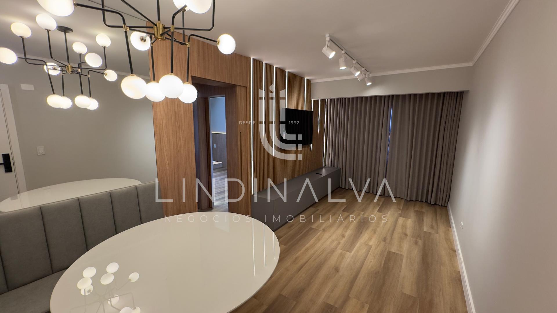 Apartamento reformado, mobiliado e equipado no Ed. Foz Residence