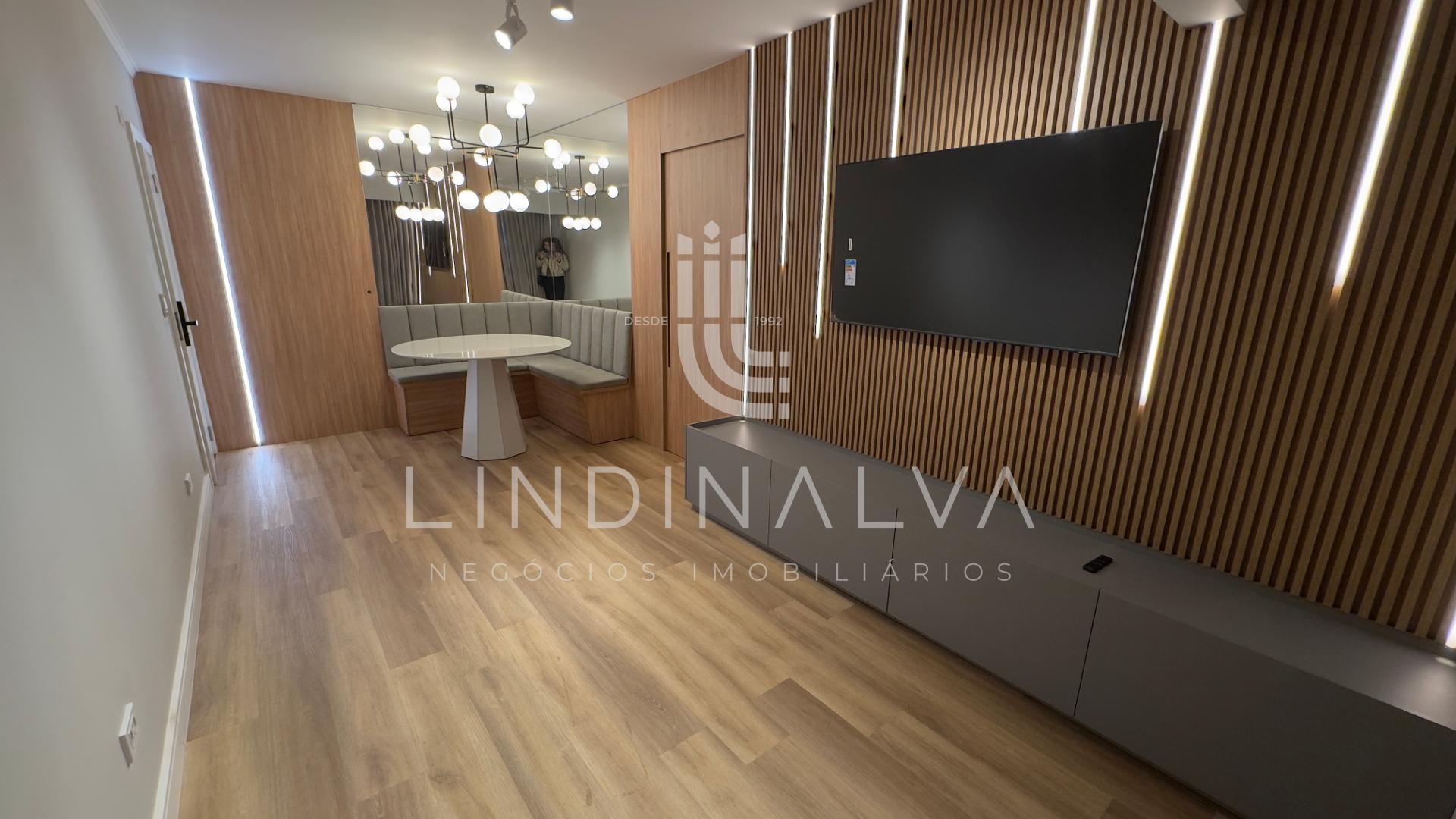 Apartamento reformado, mobiliado e equipado no Ed. Foz Residence