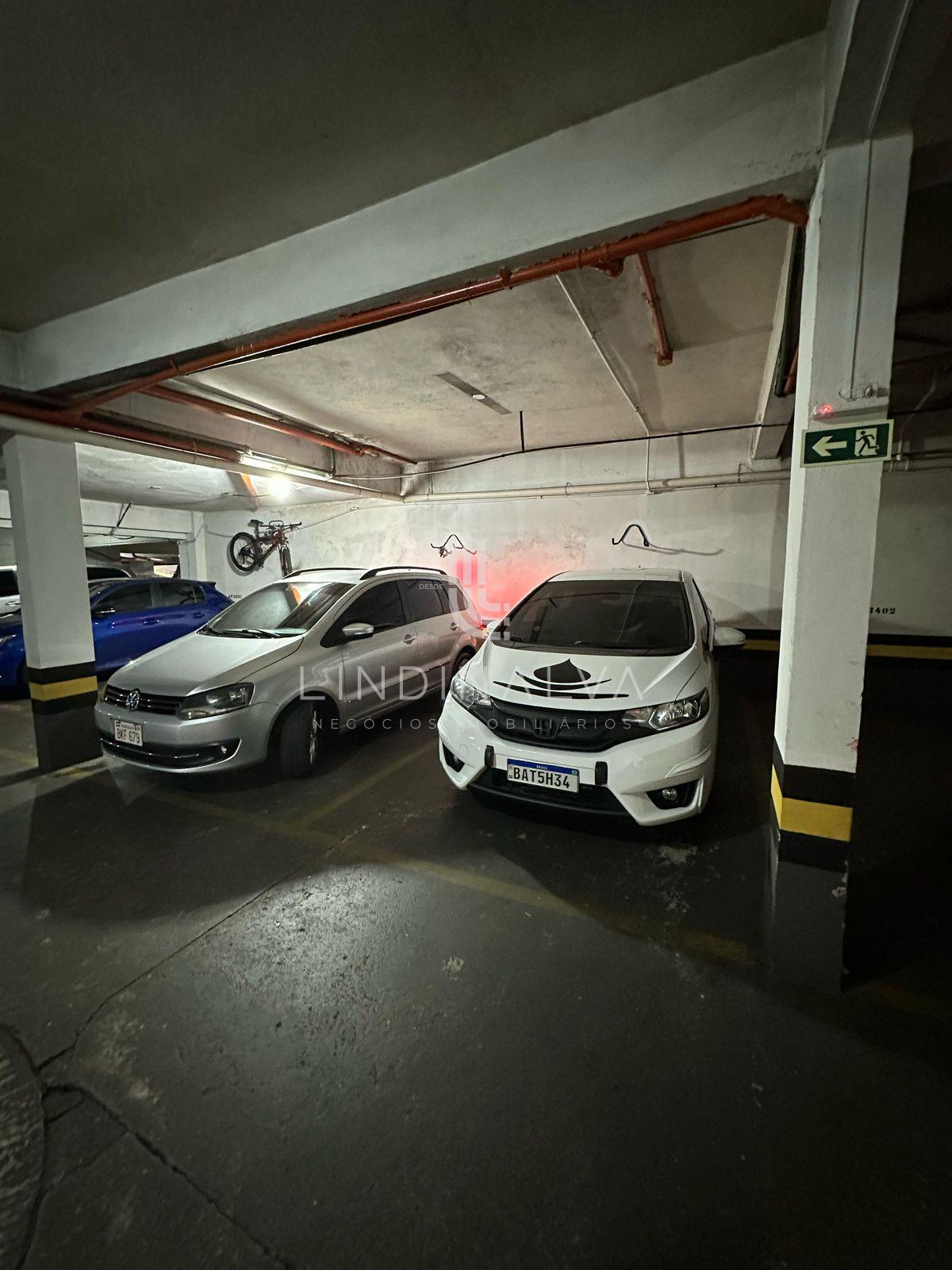 Apartamento mobiliado à venda no Edifício Arpoador no Centro d...