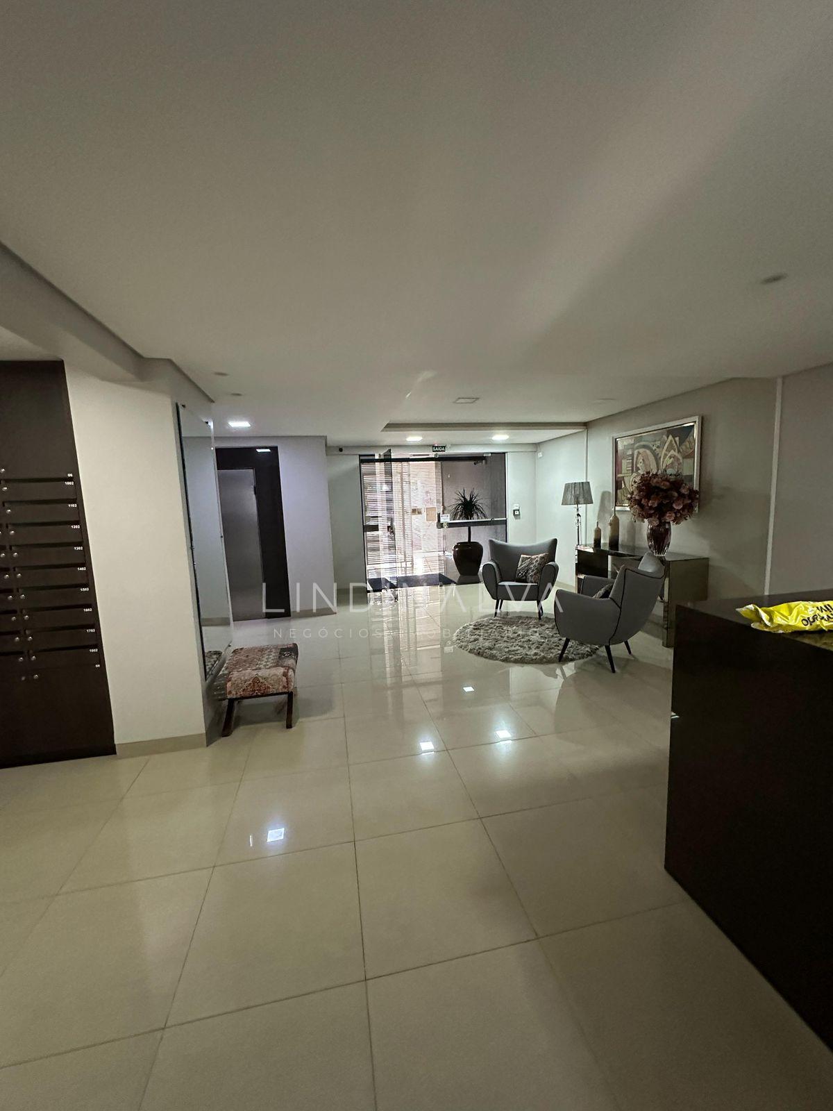 Apartamento mobiliado à venda no Edifício Arpoador no Centro d...