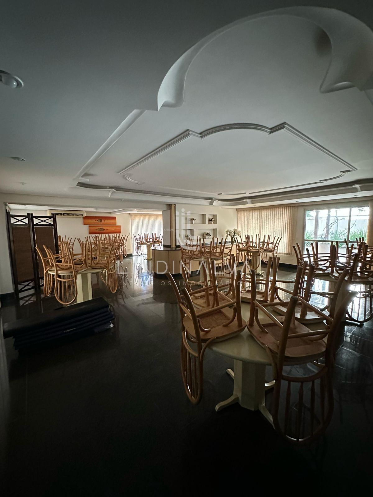 Apartamento mobiliado à venda no Edifício Arpoador no Centro de Foz do Iguaçu