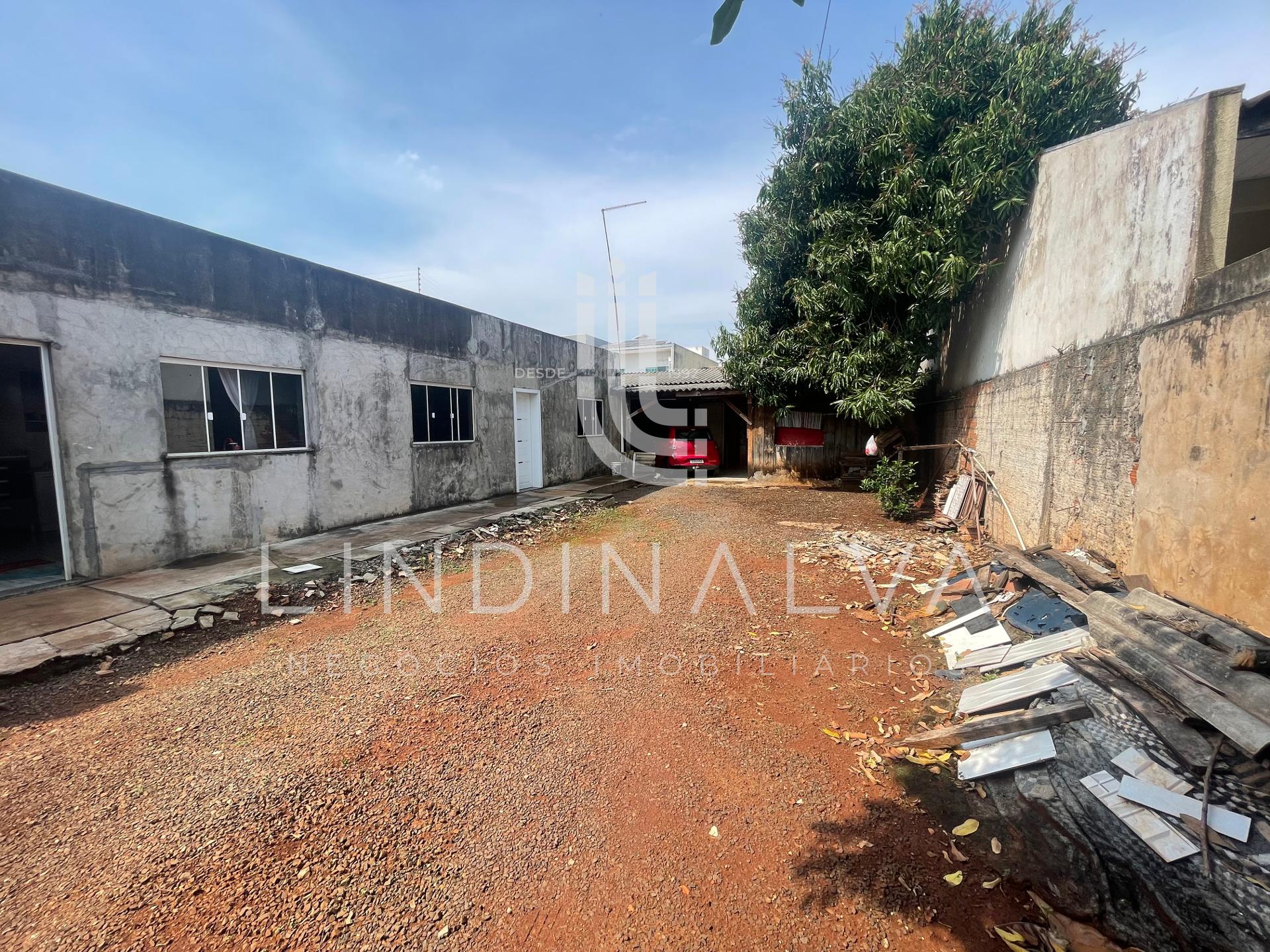 Casa à venda com 1 quarto, 300m² - Foto 2