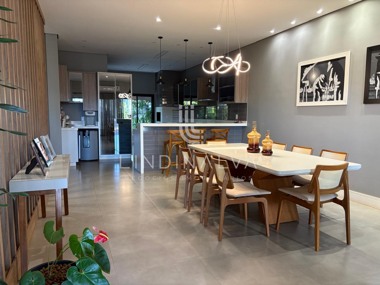 Casa à venda com 3 quartos, 700m² - Foto 2