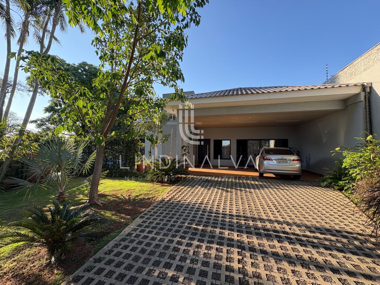 Casa à venda com 3 quartos, 700m² - Foto 1