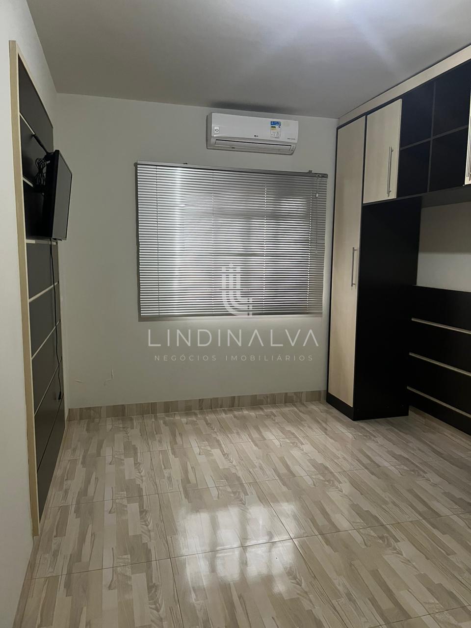 Casa à venda no Jardim Dona Fátima com 3 quartos, edícula e amplo pátio em Foz do Iguaçu
