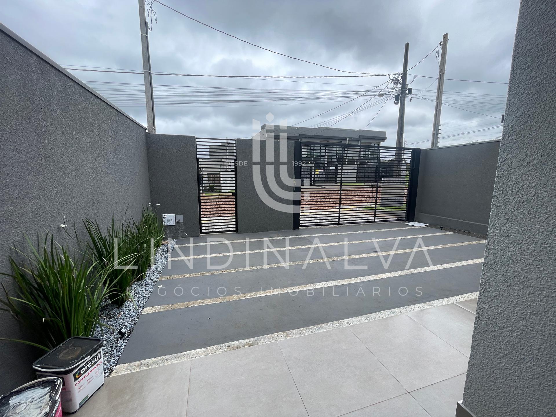 Casa moderna com suíte, quintal amplo e churrasqueira á venda ...