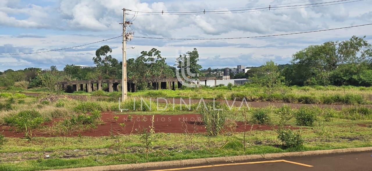 Terreno à venda de esquina no Polo Centro ? Foz do Iguaçu | 451,10 m  | Localização Estratégica