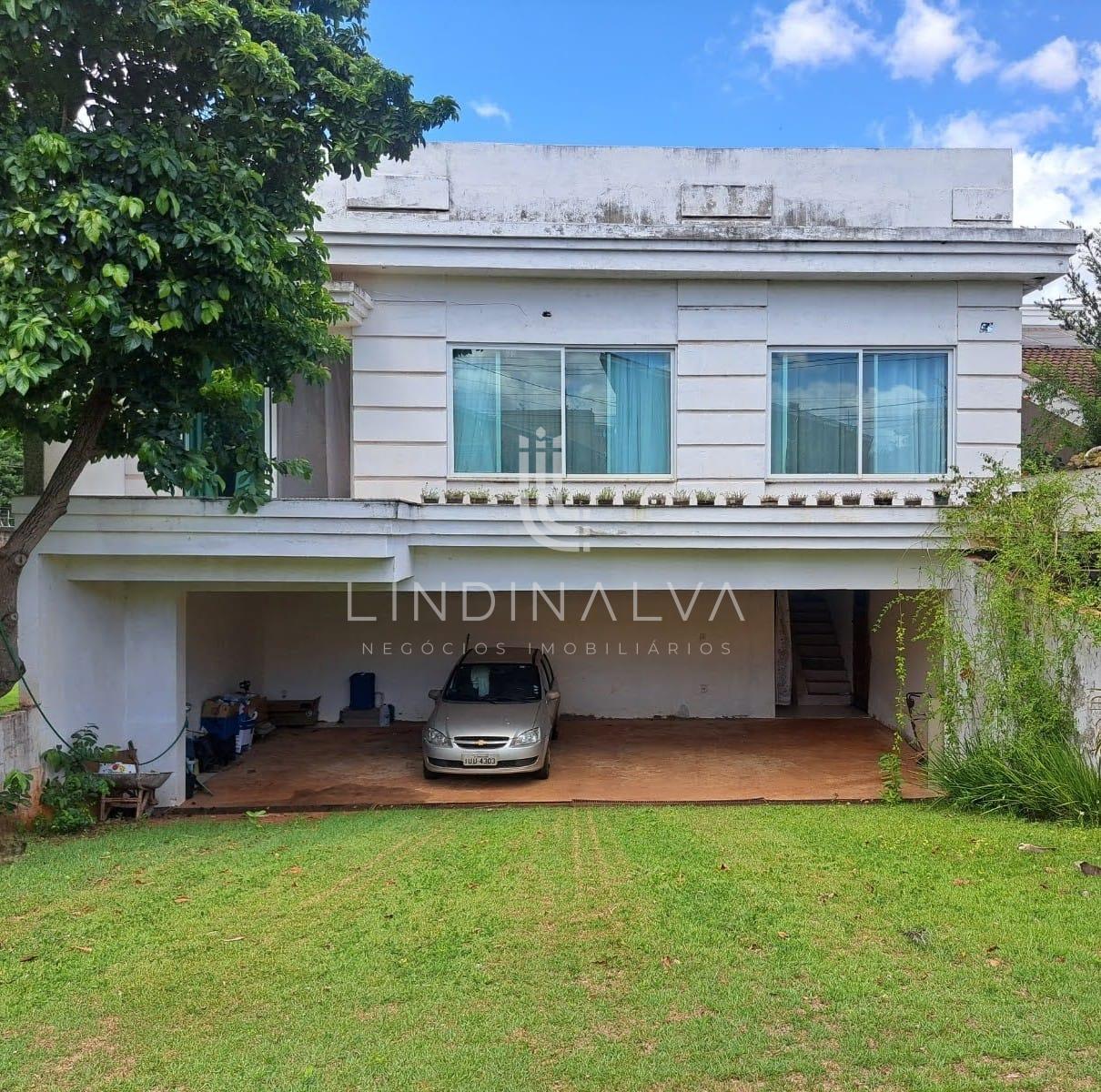 Sobrado Semi-Pronto em Condomínio Fechado - 392,41 m  - Foz do Iguaçu