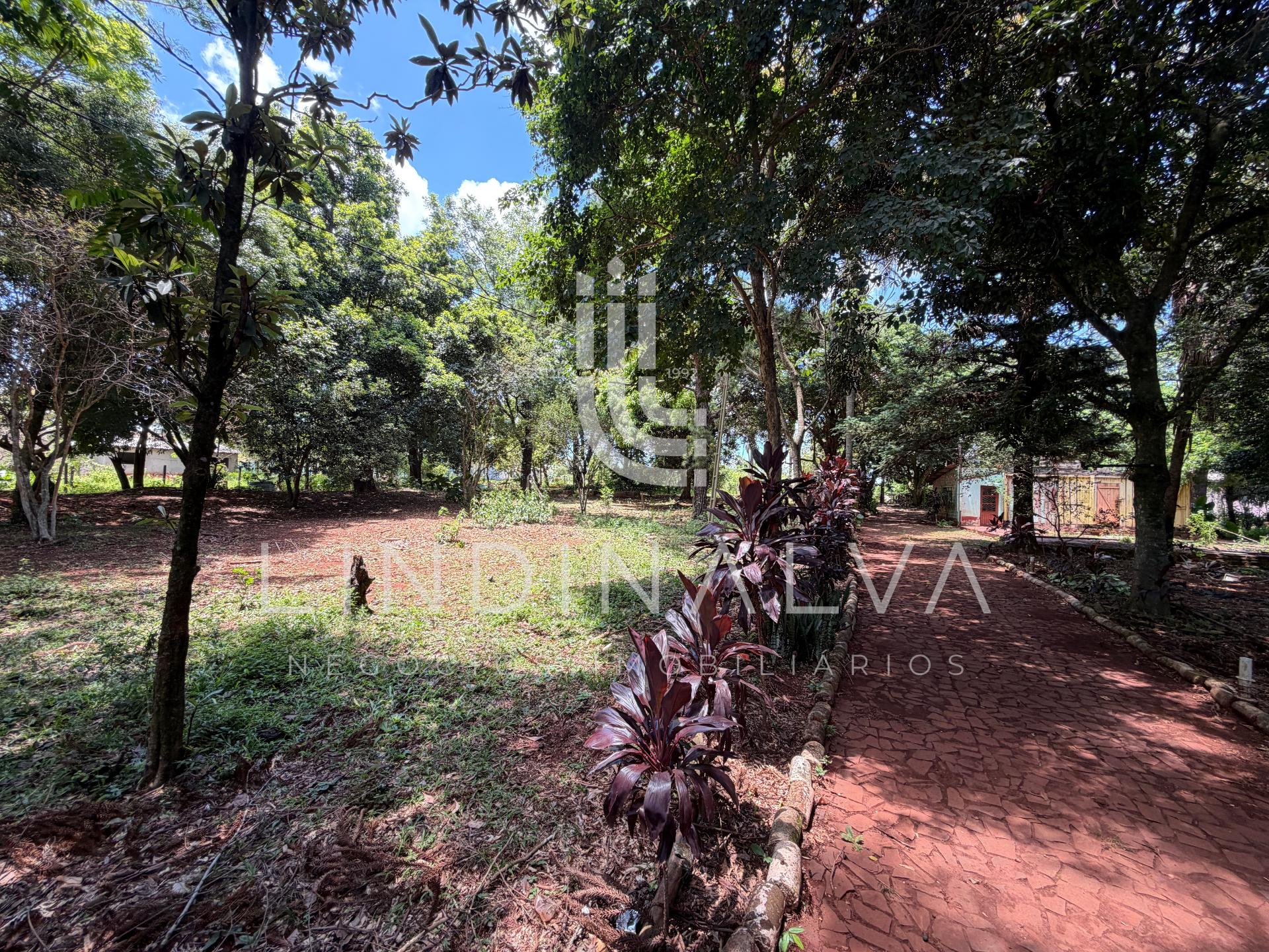 Área urbana com 46.304 m2 no corredor turístico de Foz do Igua...