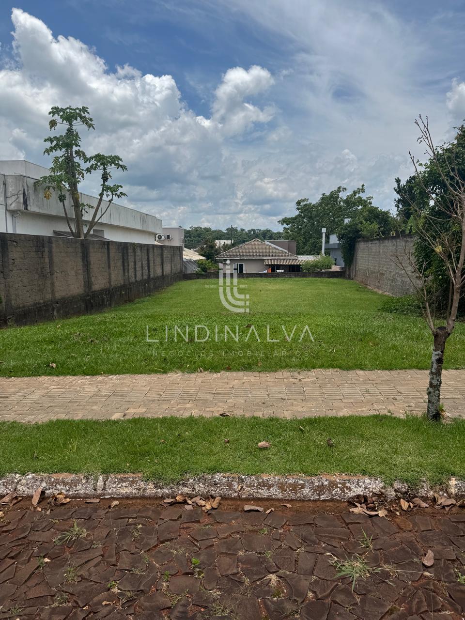 Terreno 400m  - Condomínio Residencial Fechado Villa Conscientia