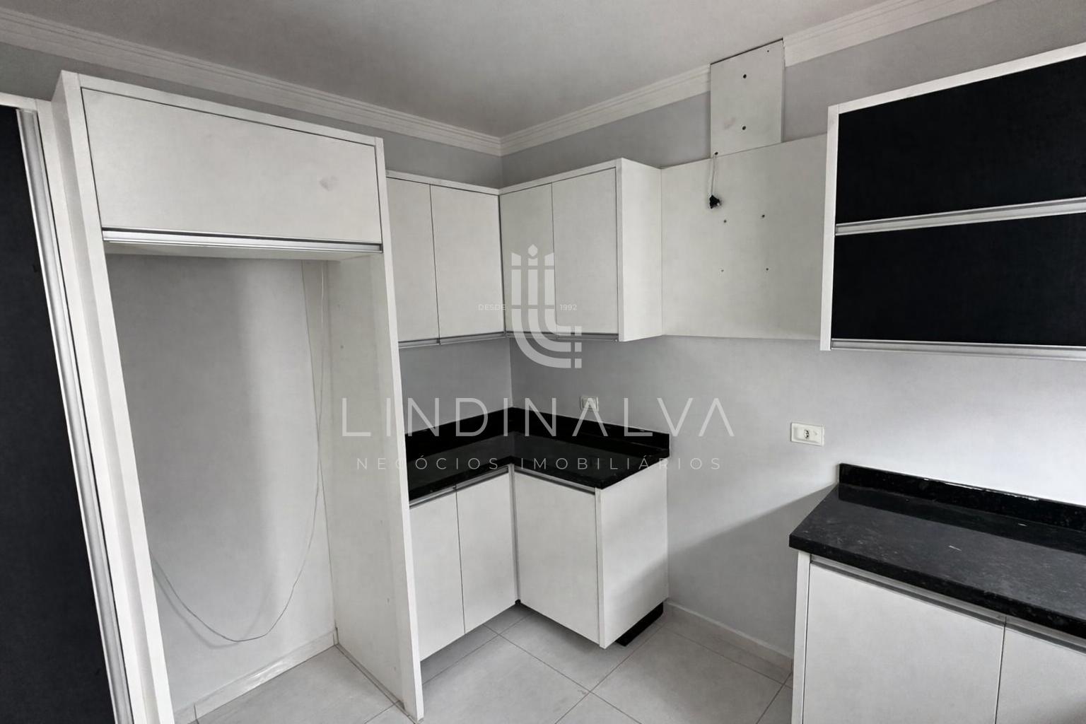 Sobrado com 2 quartos e área de churrasqueira em condomínio  - Vila Yolanda