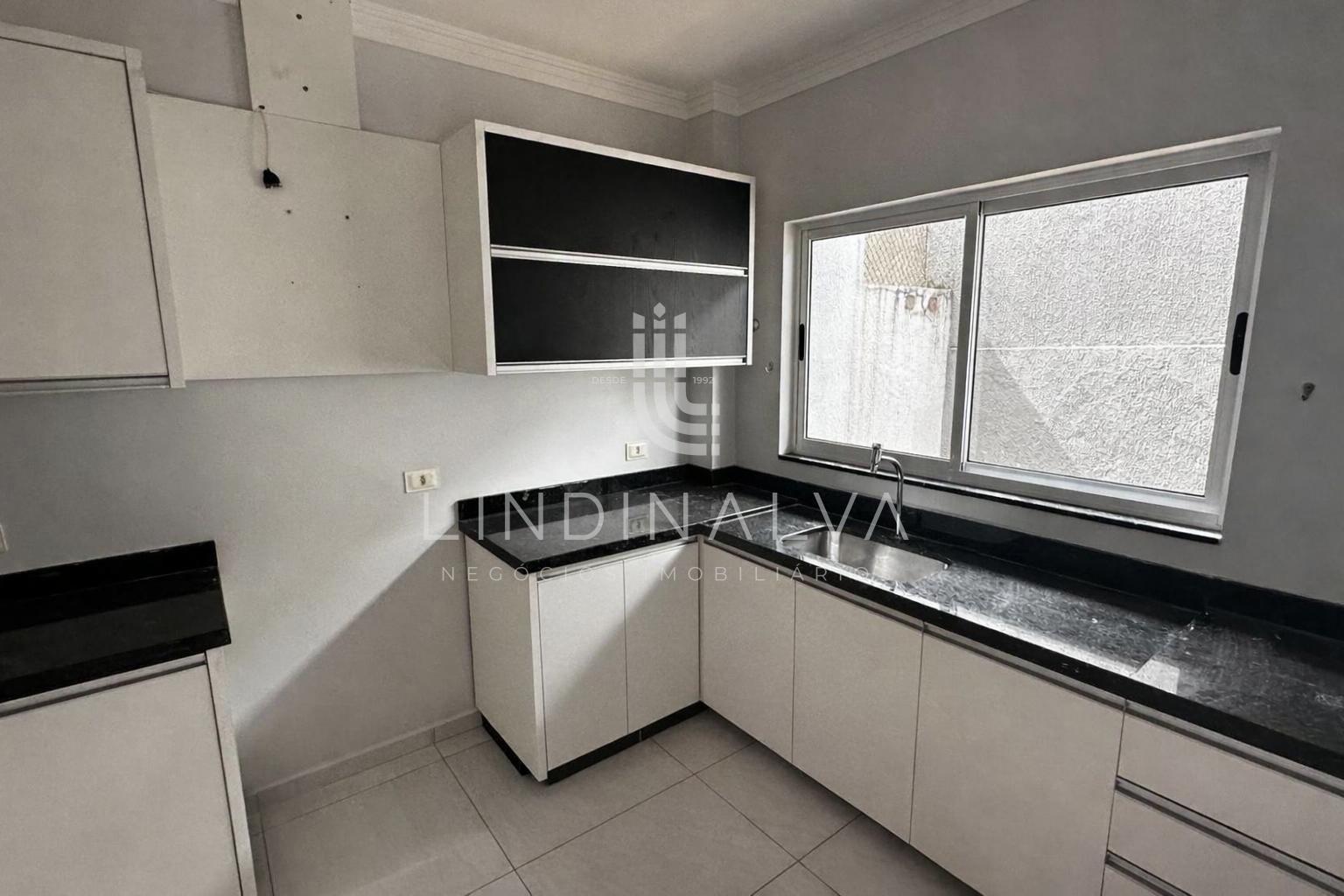 Sobrado com 2 quartos e área de churrasqueira em condomínio  - Vila Yolanda