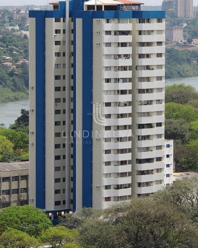 Apartamento com suíte, 2 quartos, no Ed. Las Brisas no centro de Foz - semimobiliado