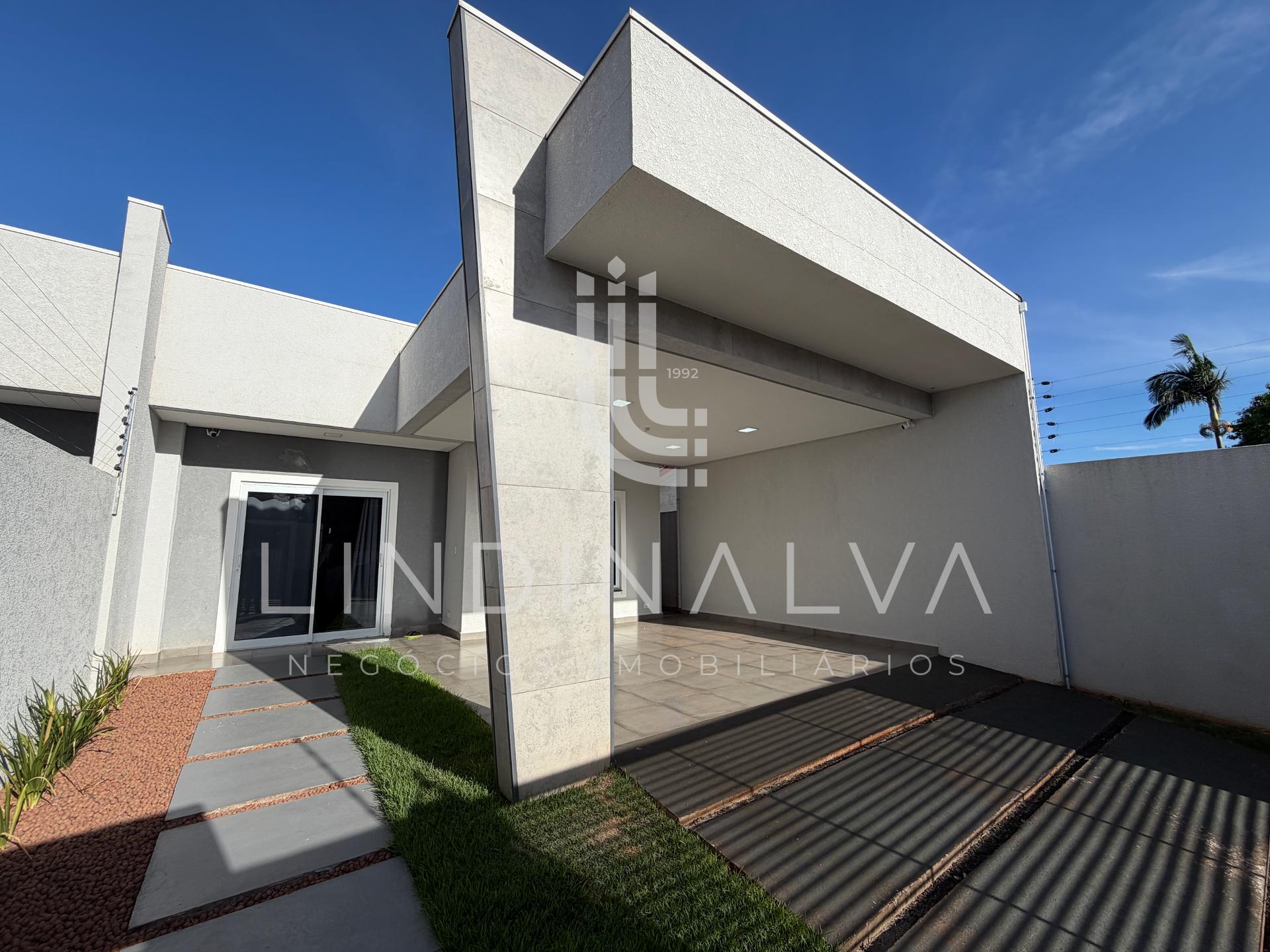 Casa semimobiliada no Jd. Bourbon, com suíte, 2 quartos e espaço gourmet - com placas solares