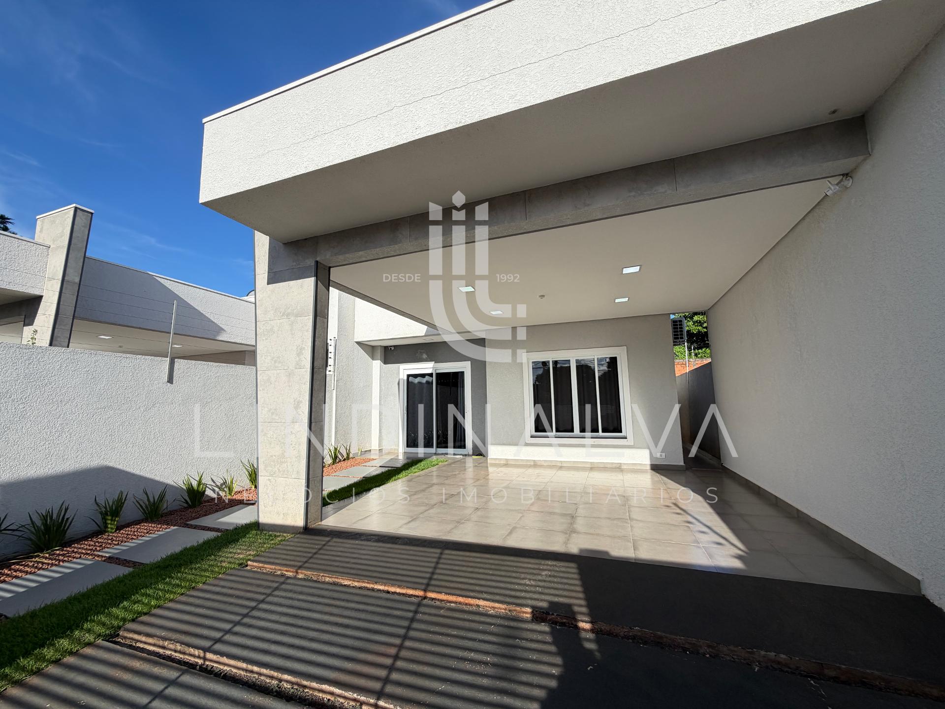 Casa semimobiliada no Jd. Bourbon, com suíte, 2 quartos e espaço gourmet - com placas solares