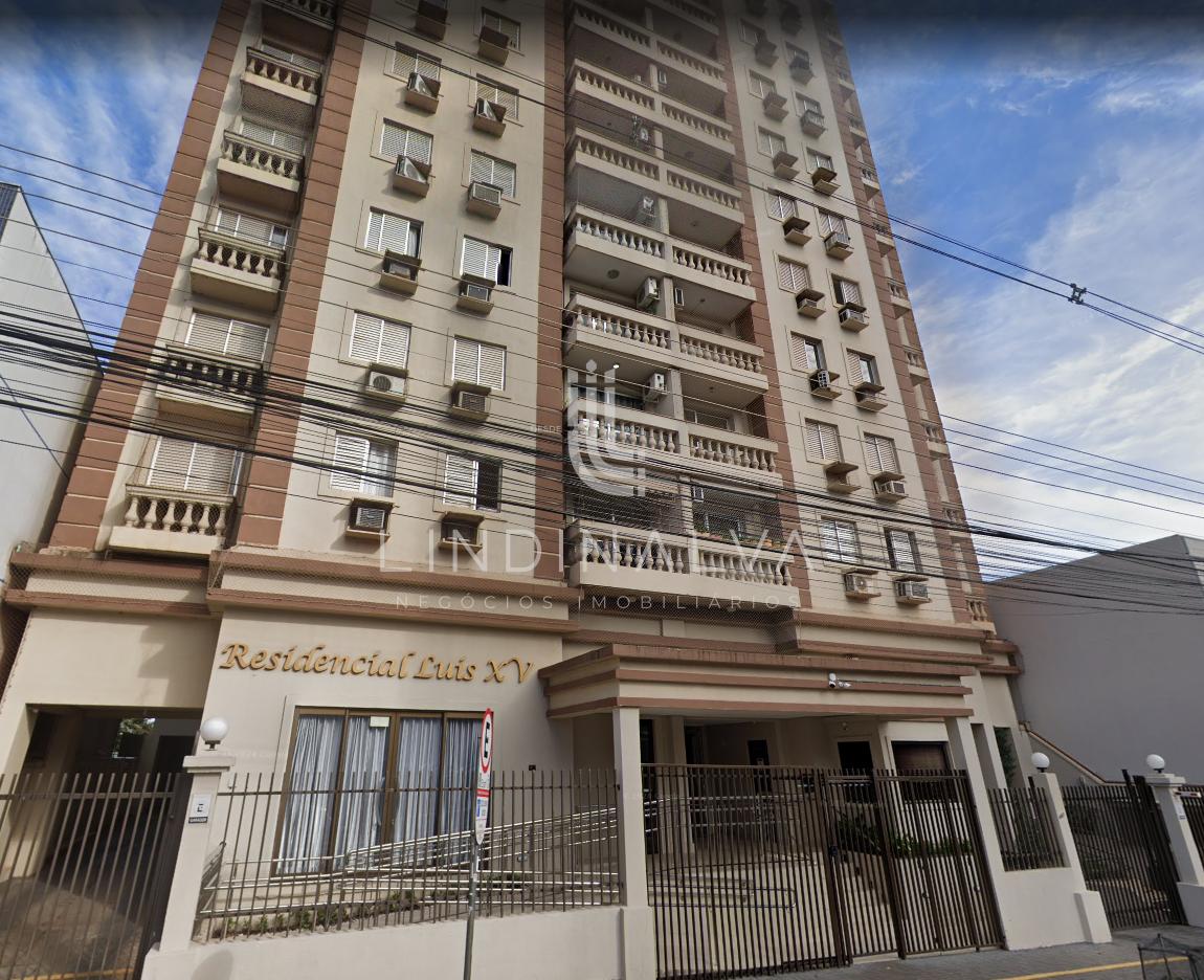 Apartamento no Ed. Luiz XV, com suíte, 2 quartos, no Centro de Foz do Iguaçu