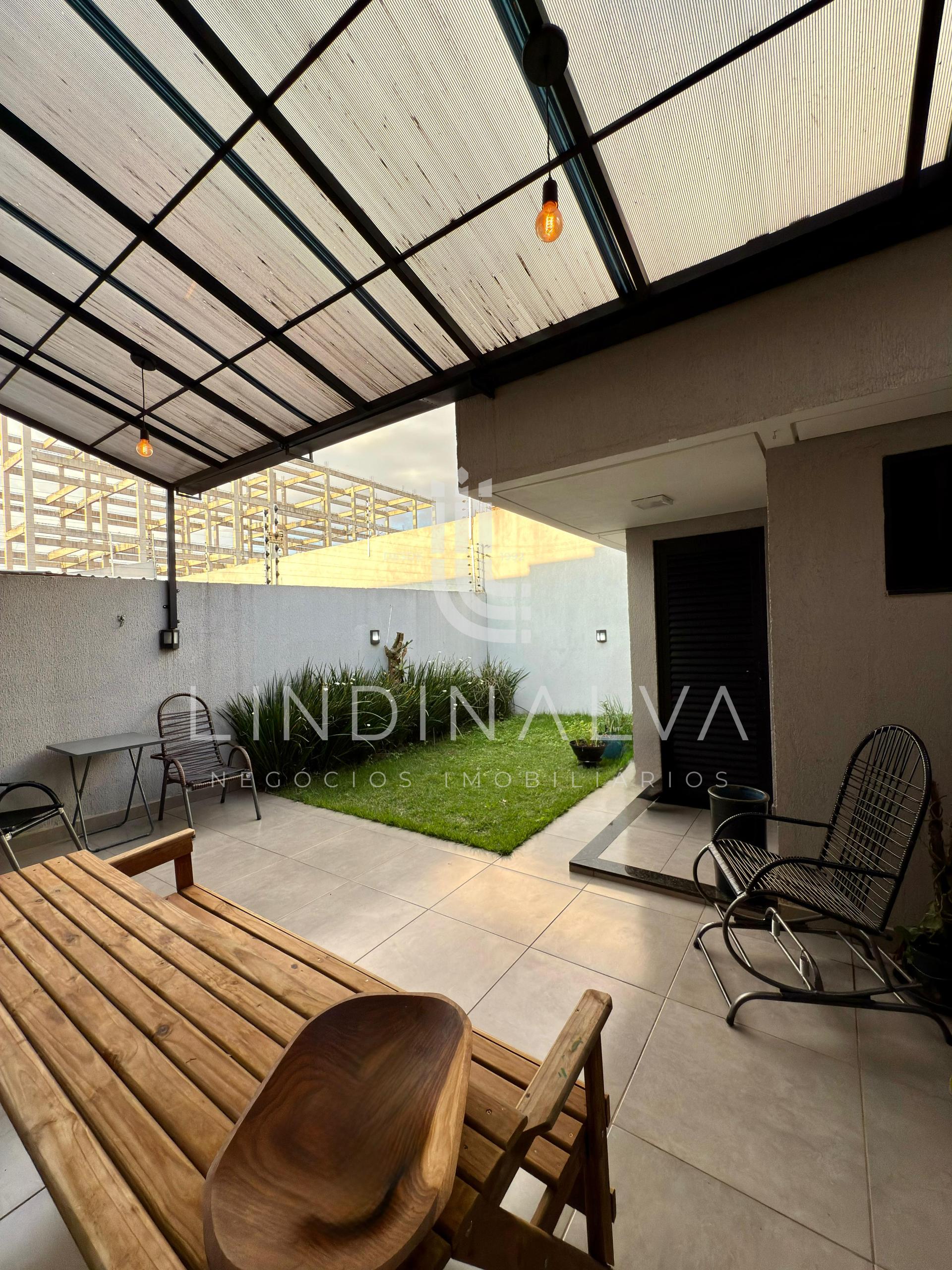 Casa à venda no Jardim Ipê com 135 m , suíte e espaço gourmet completo  apto para financiamento 