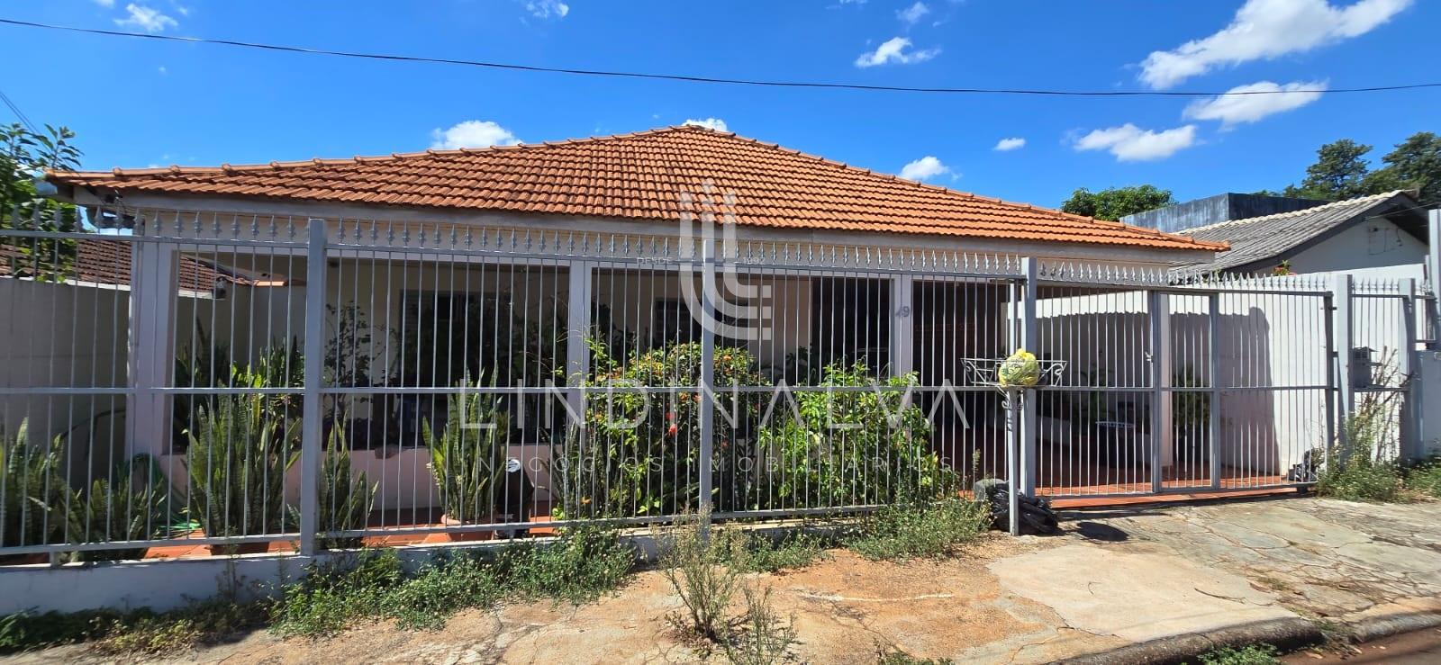 Casa com 201m2 no Jardim Tarobá em terreno de 300m2 - Excelent...