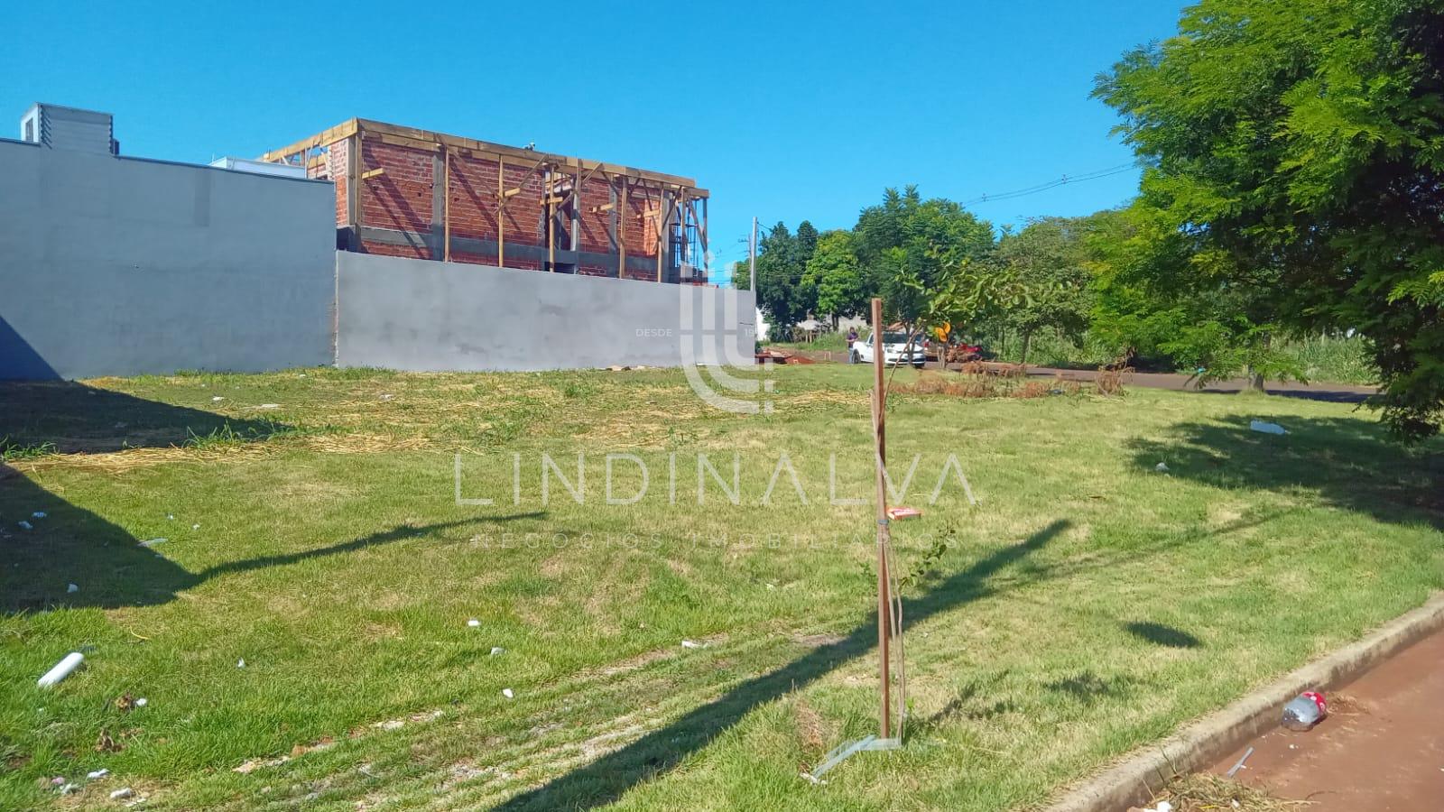Terreno de esquina 549m2 no Jardim Marcely