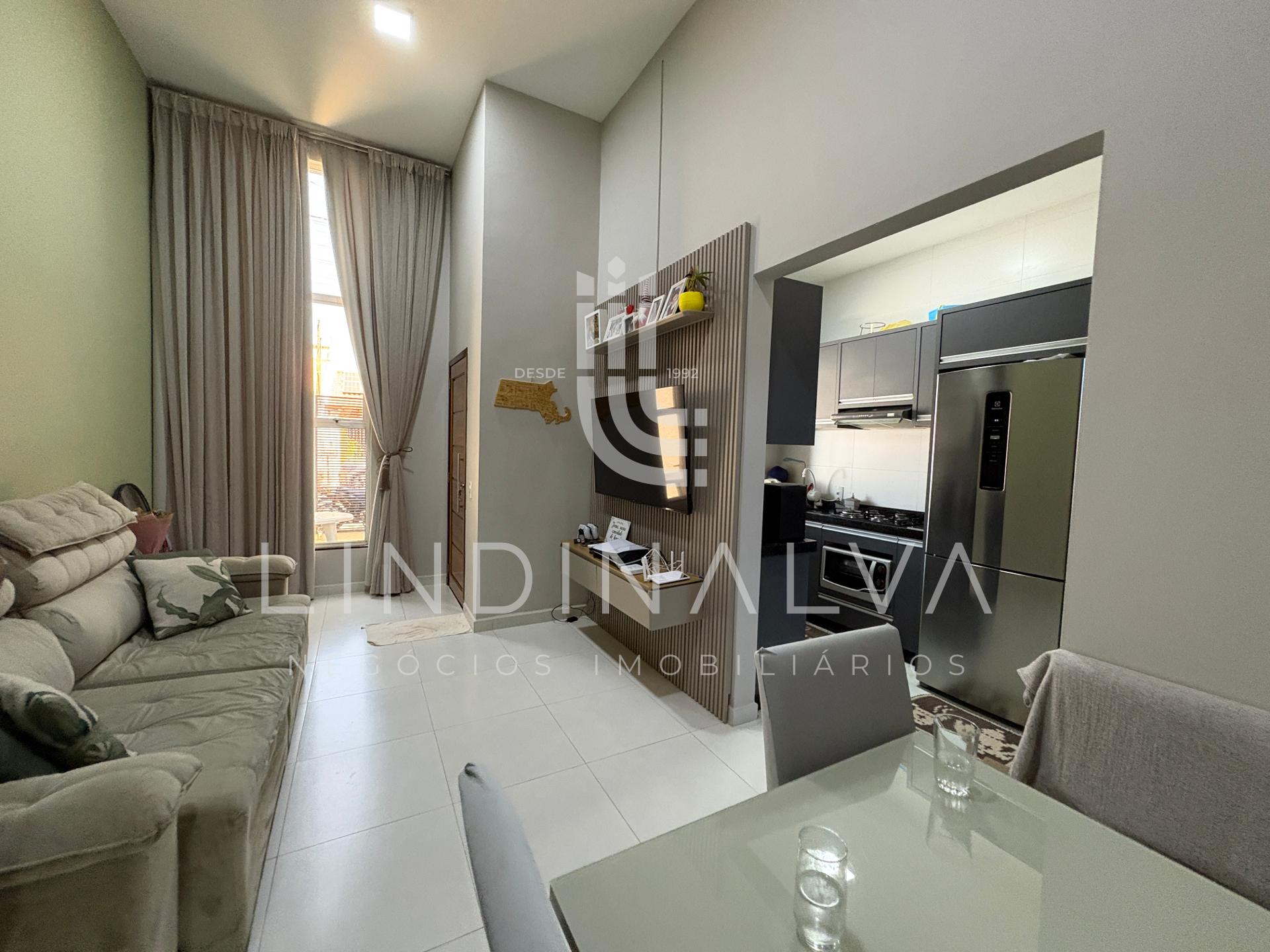 Casa totalmente mobiliada com placas solares e sistema de segu...